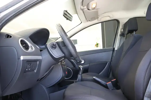 Renault Clio view 9