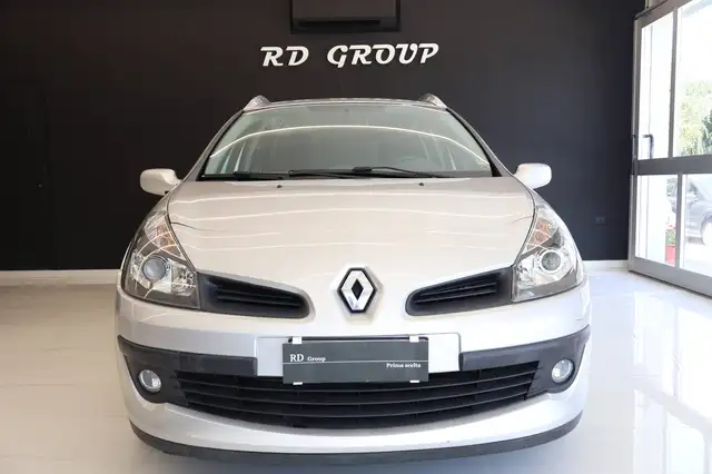 Renault Clio view 2