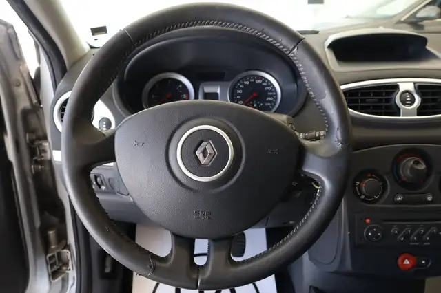 Renault Clio view 13