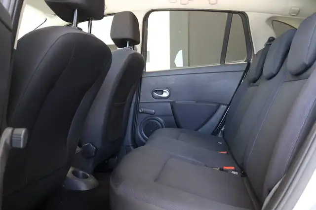 Renault Clio view 10