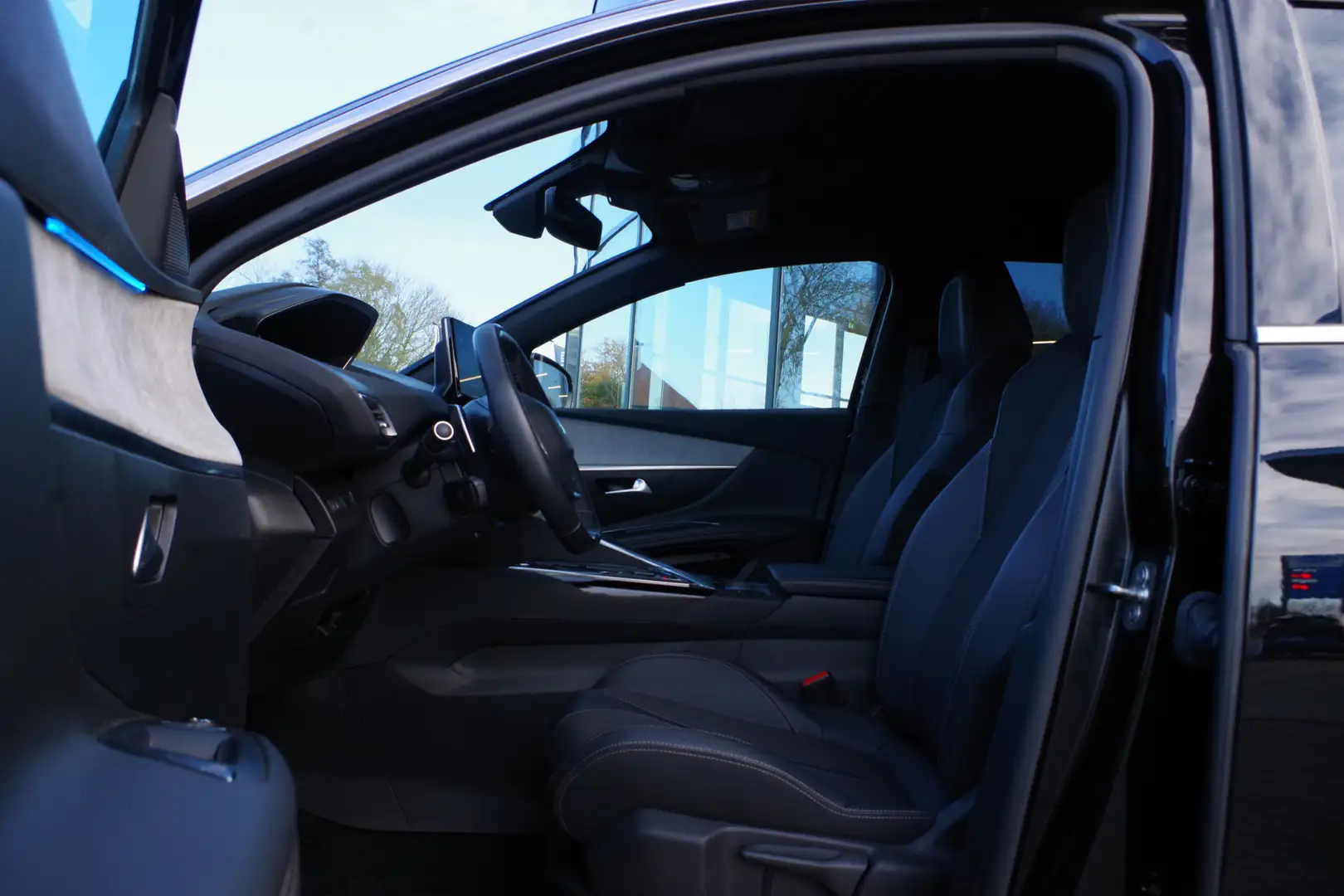 Peugeot 3008 1.2 PureTech 130 PK Automaat GT, LED, Camera, Carp Zwart - 2