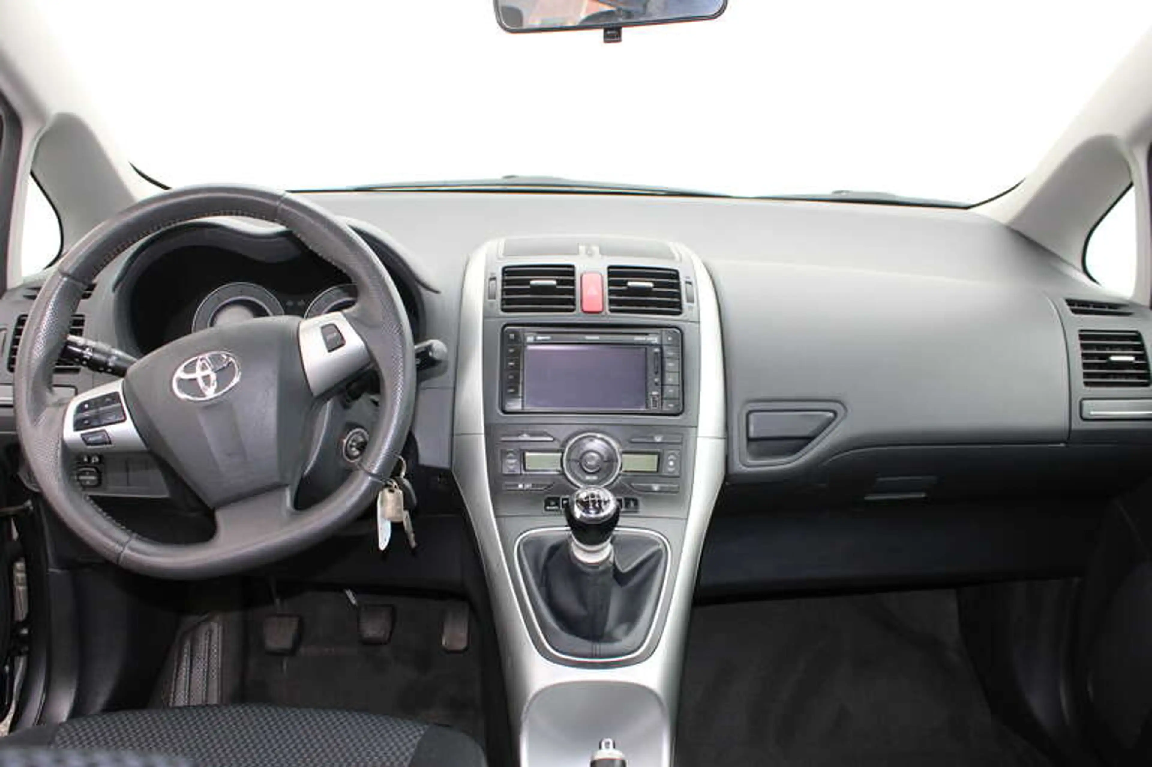 Toyota Auris 1.4 D-4D ECO Executive DPF — photo 3