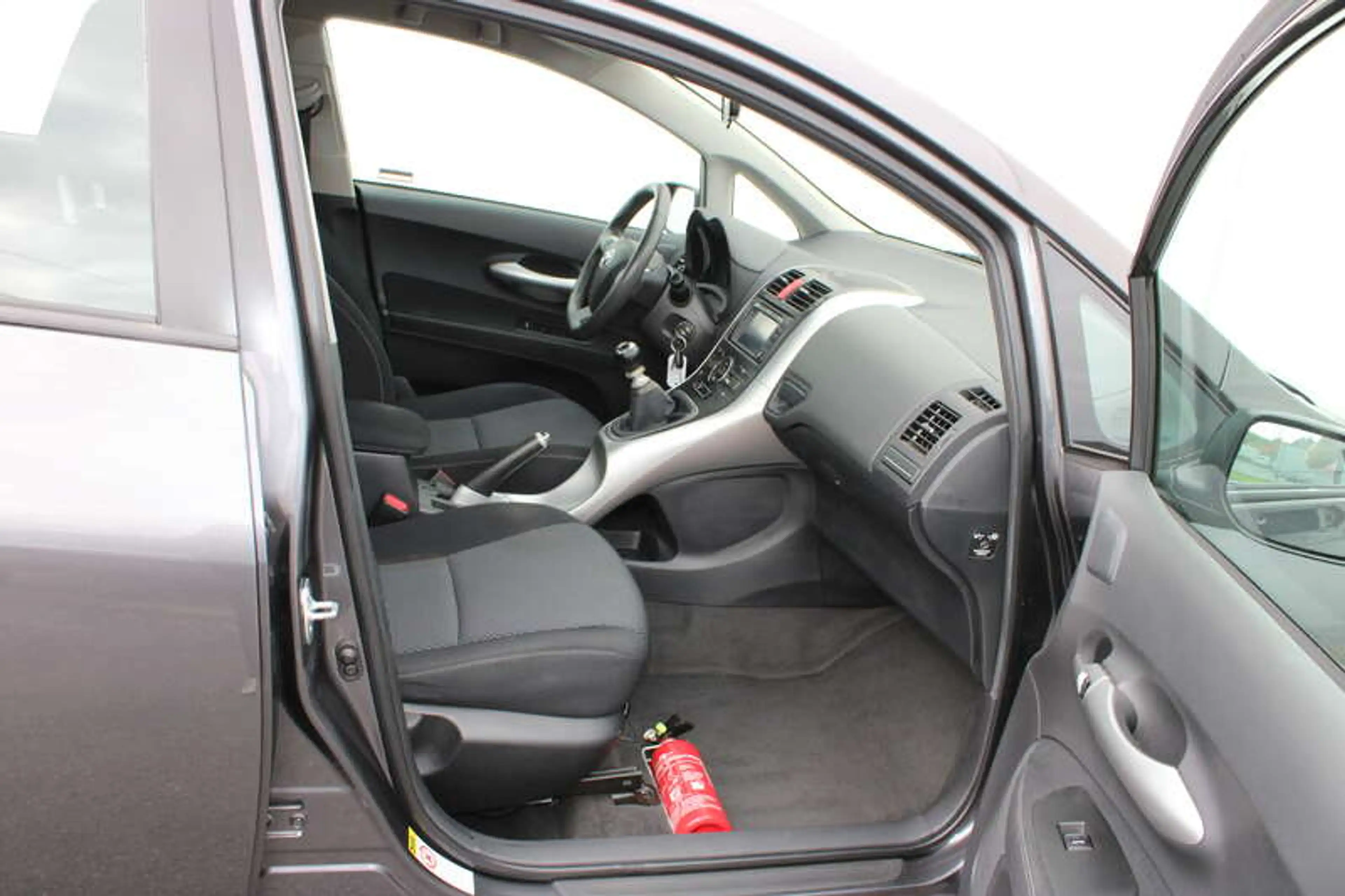 Toyota Auris 1.4 D-4D ECO Executive DPF — photo 8