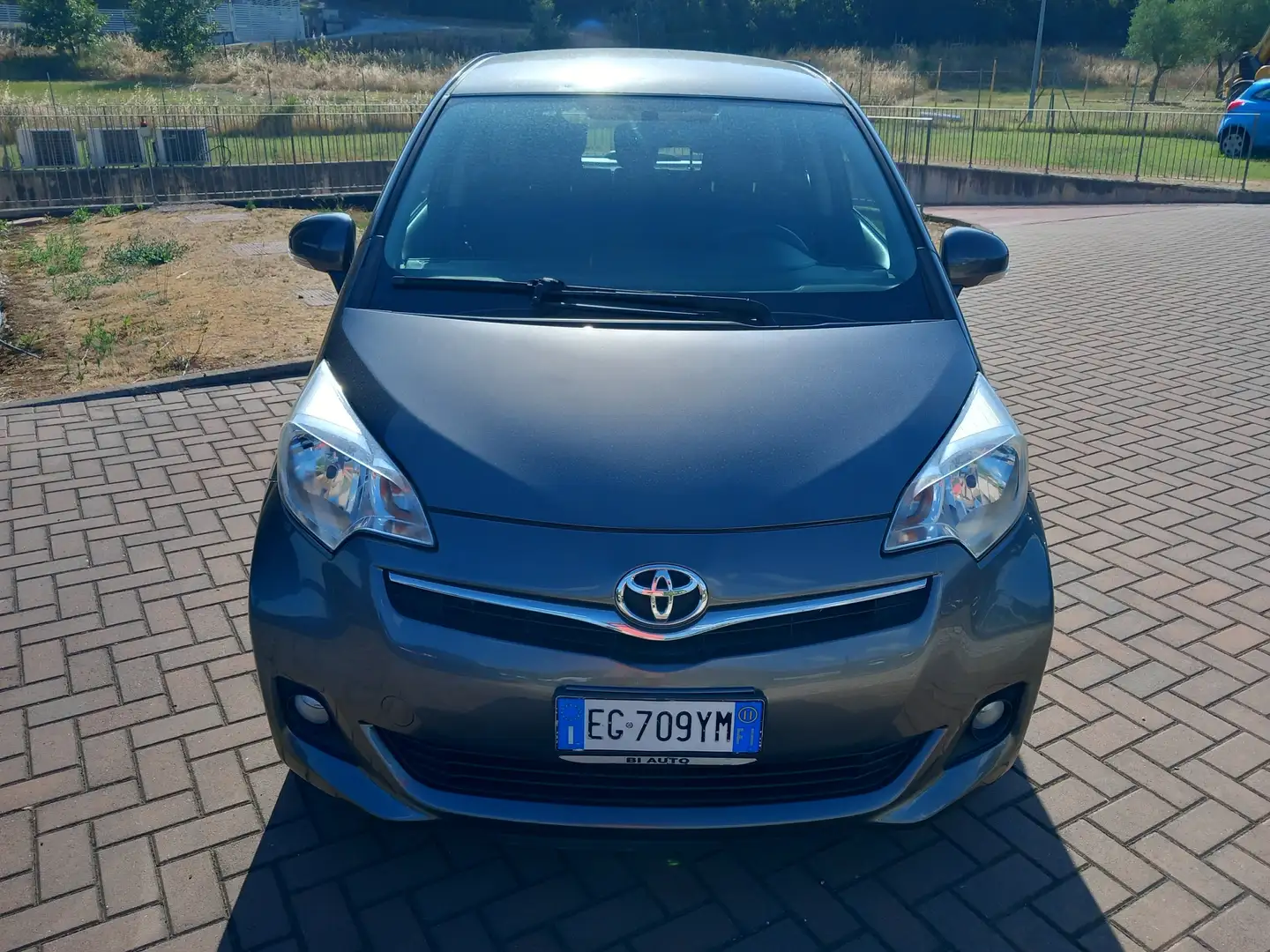 Toyota Verso-S Verso-S 1.3 Active (mt) Grigio - 2