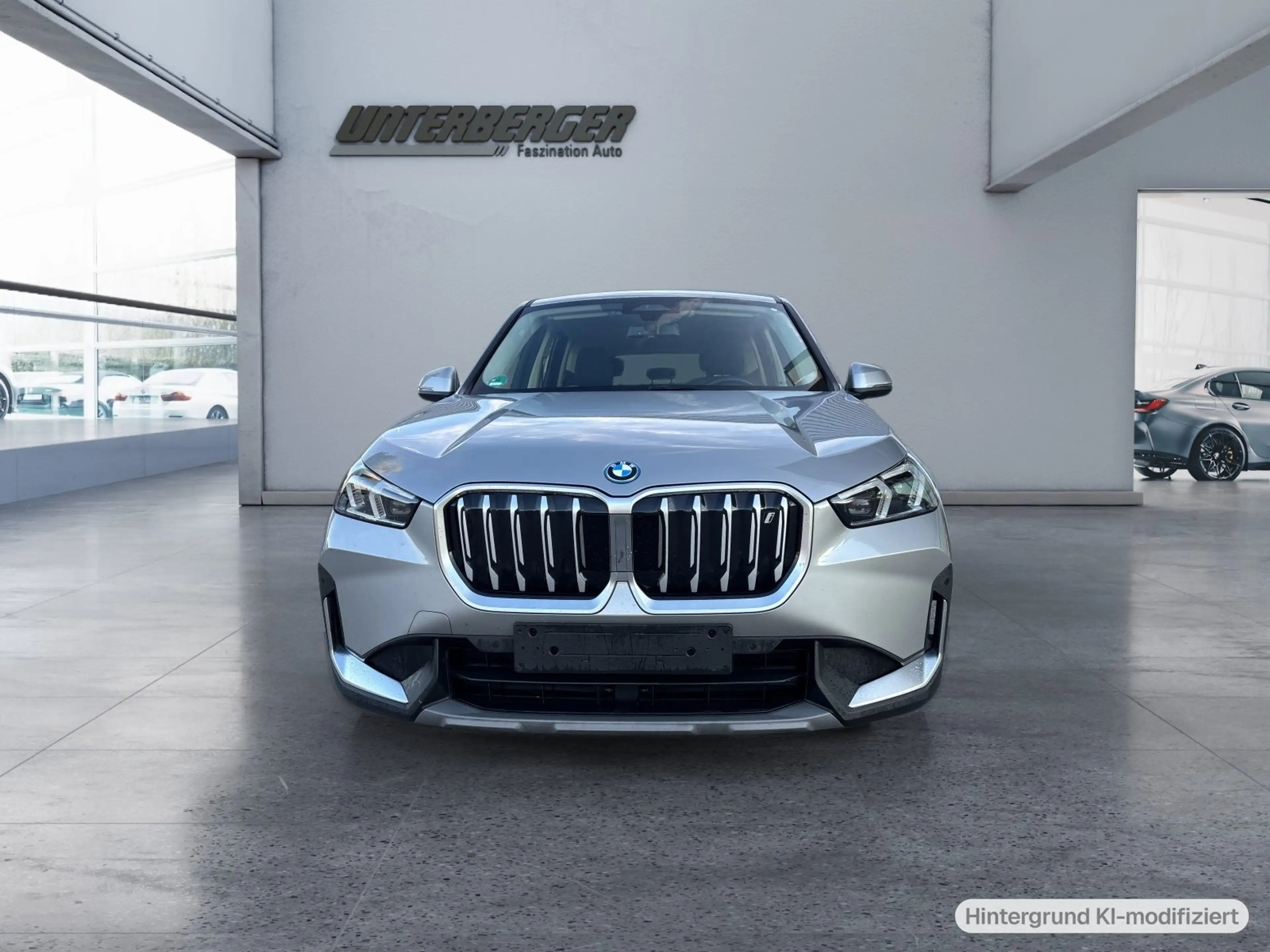 BMW iX1 xDrive30 SHZ LED — photo 2
