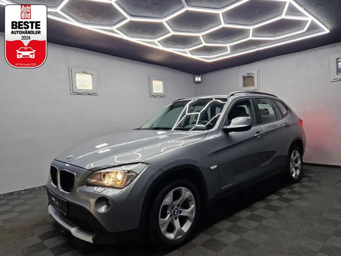 BMW X1 d xDrive|AUTOM|BI-XENON|ANHÄNGERKUPPLUNG Gris - 1