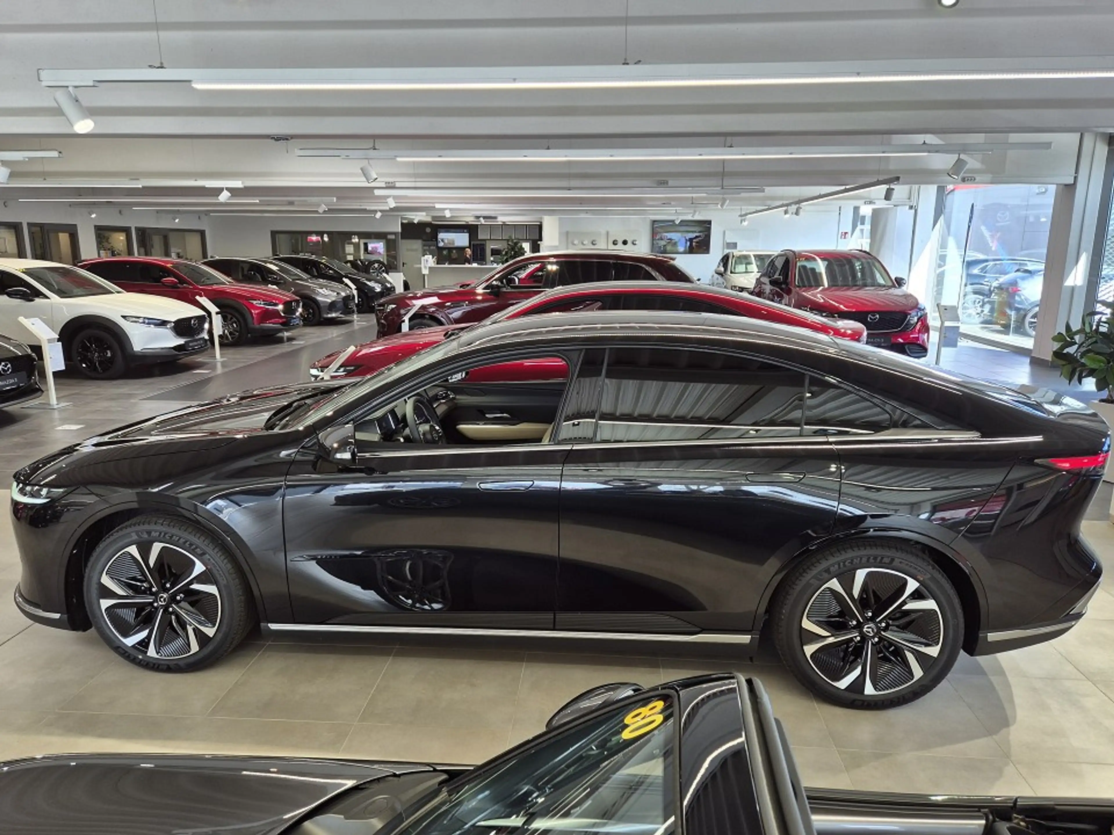 Mazda 6e 5HB EV 258ps 1AT RWD Takumi — photo 3