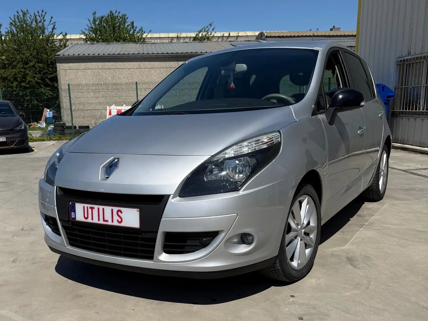 Renault Scenic 1.5 dCi Privilège FAP EDC Срібний - 1