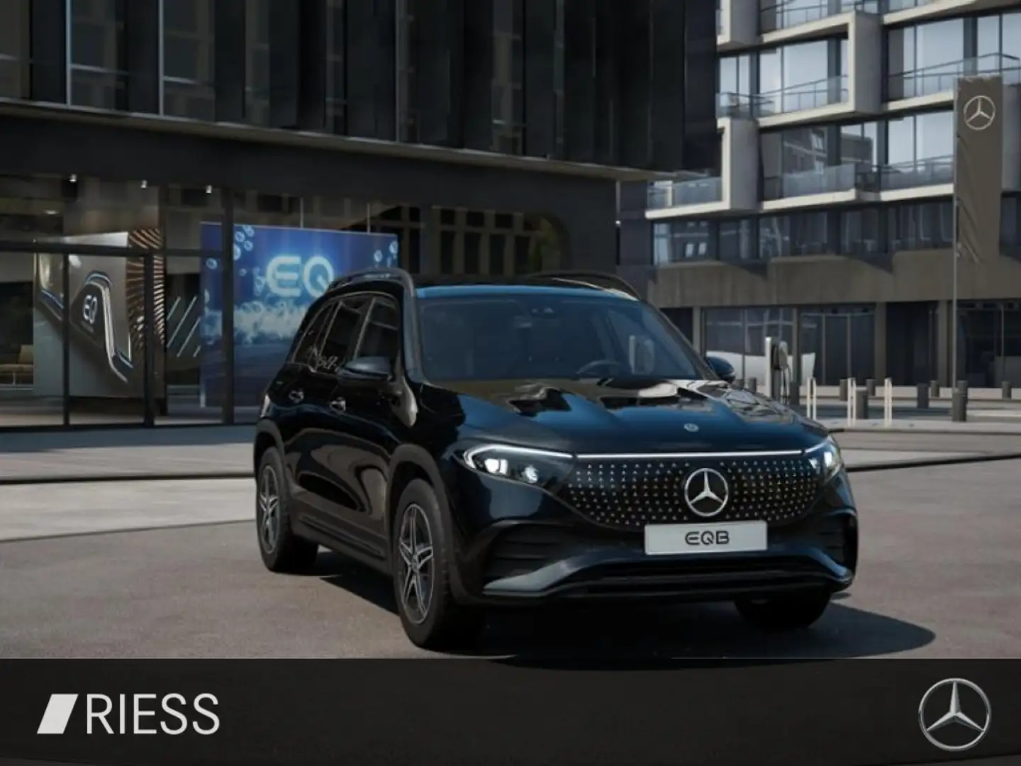 Mercedes-Benz EQB 300 4M AMG Sport Night Pano AHK LED Ambi Kamera 18" Schwarz - 2