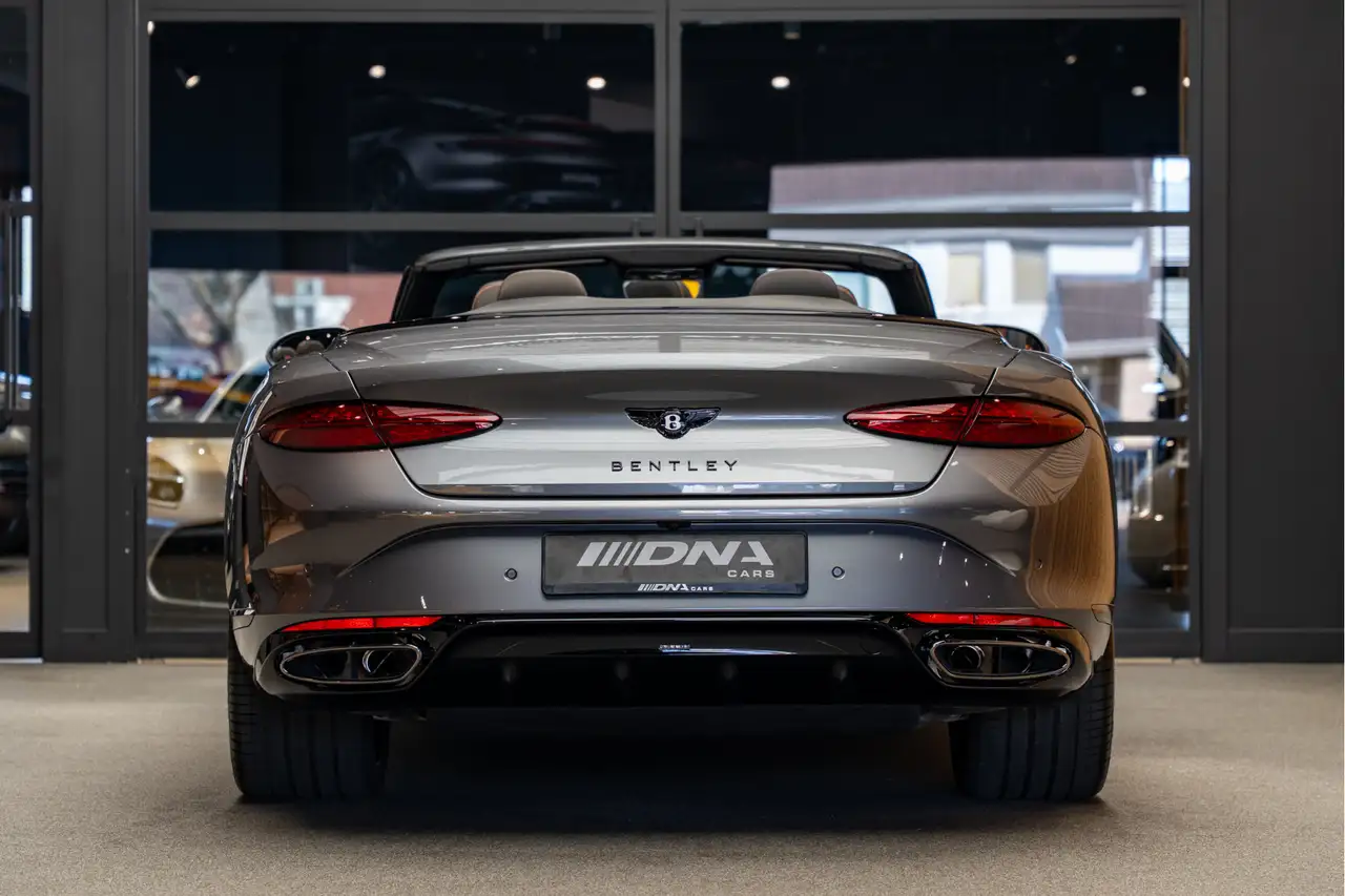 Bentley Continental GTC 2025