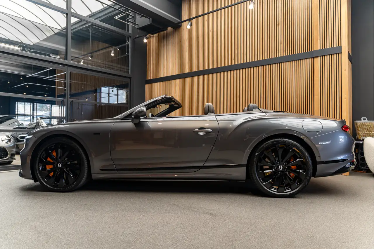 Bentley Continental GTC 2025