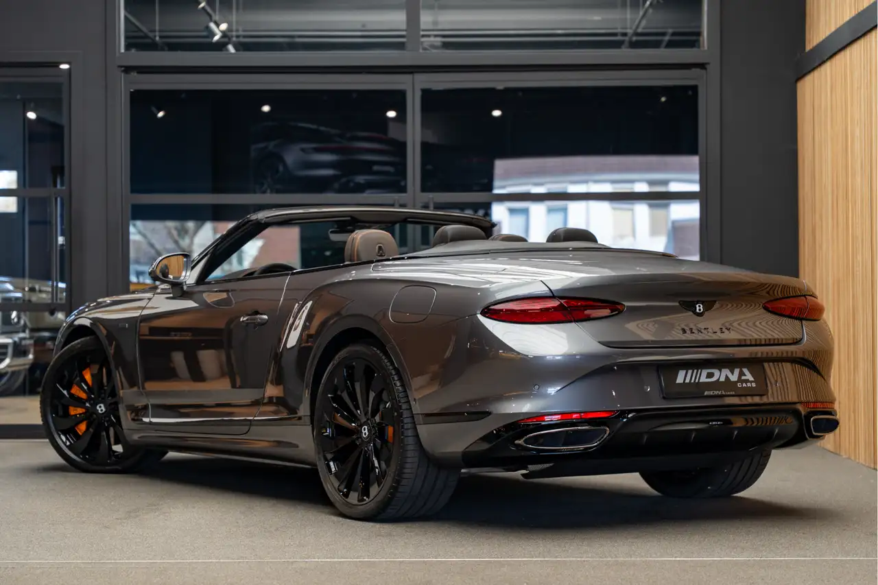 Bentley Continental GTC 2025