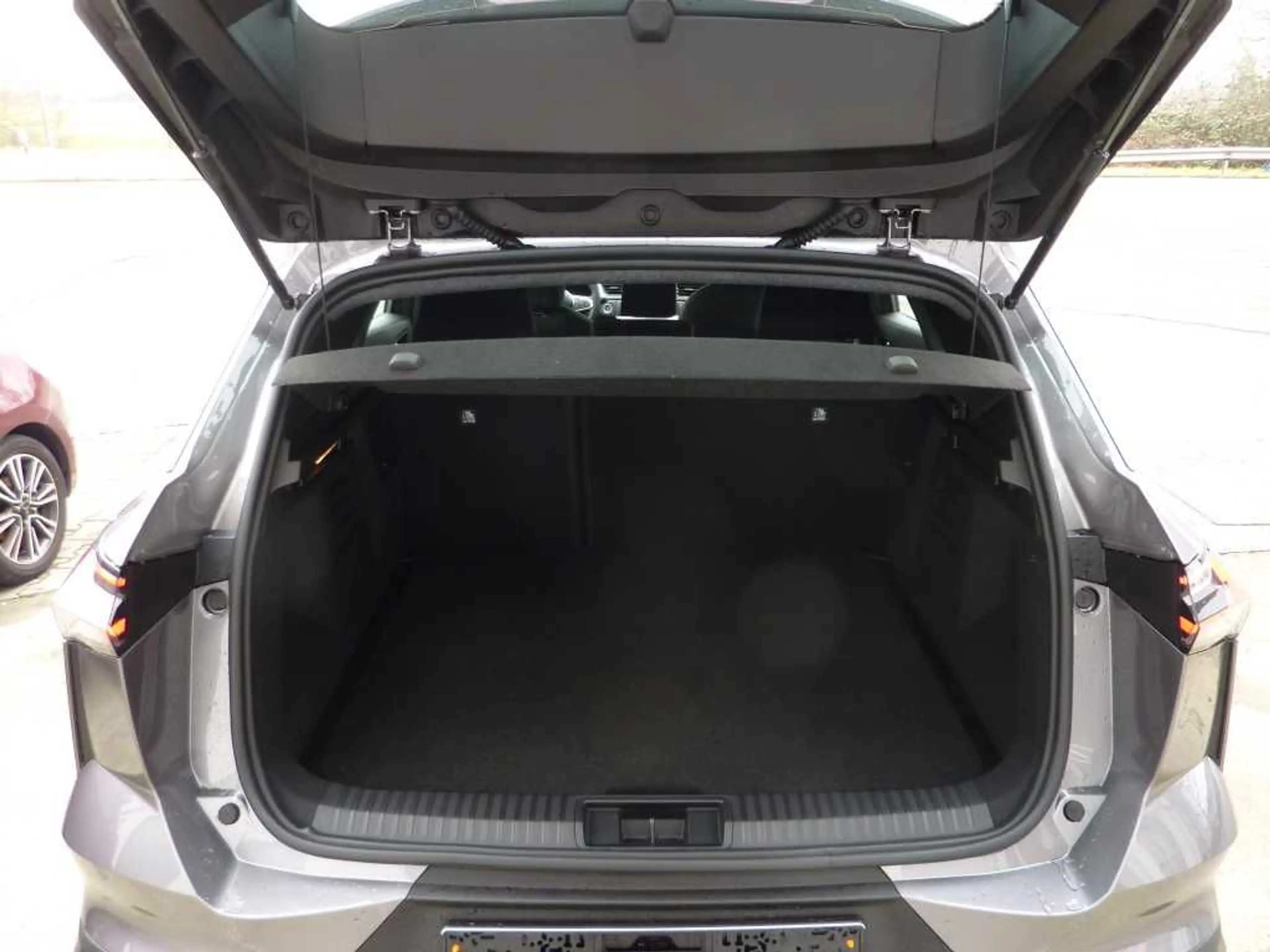 Mitsubishi Grandis Diamant PLUS 1.8 Vollhybrid 158PS — photo 6