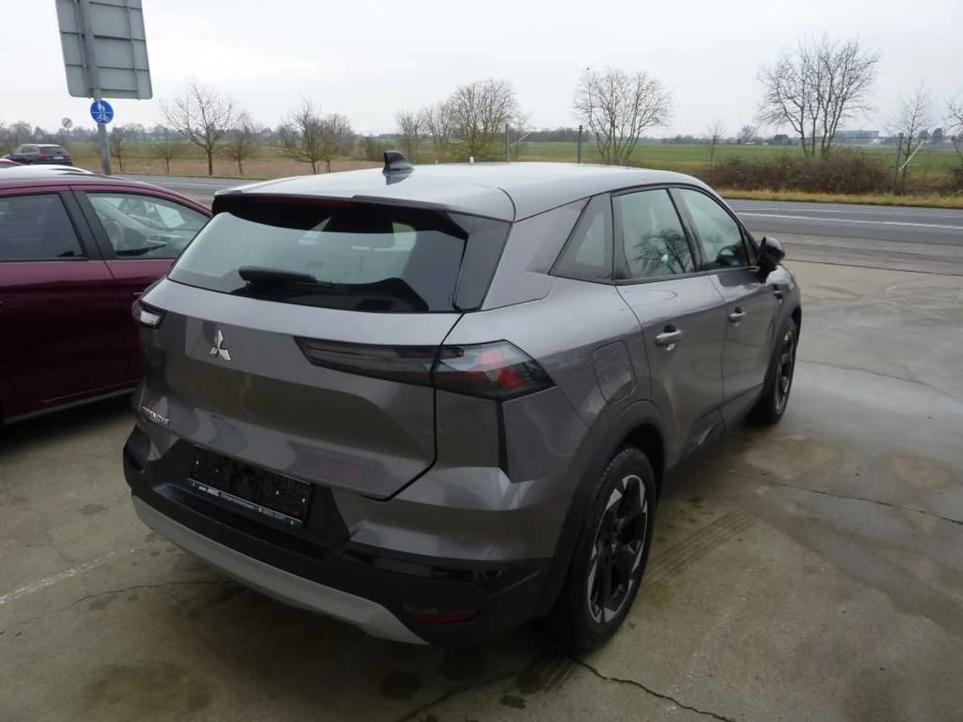 Mitsubishi Grandis Diamant PLUS 1.8 Vollhybrid 158PS — photo 3
