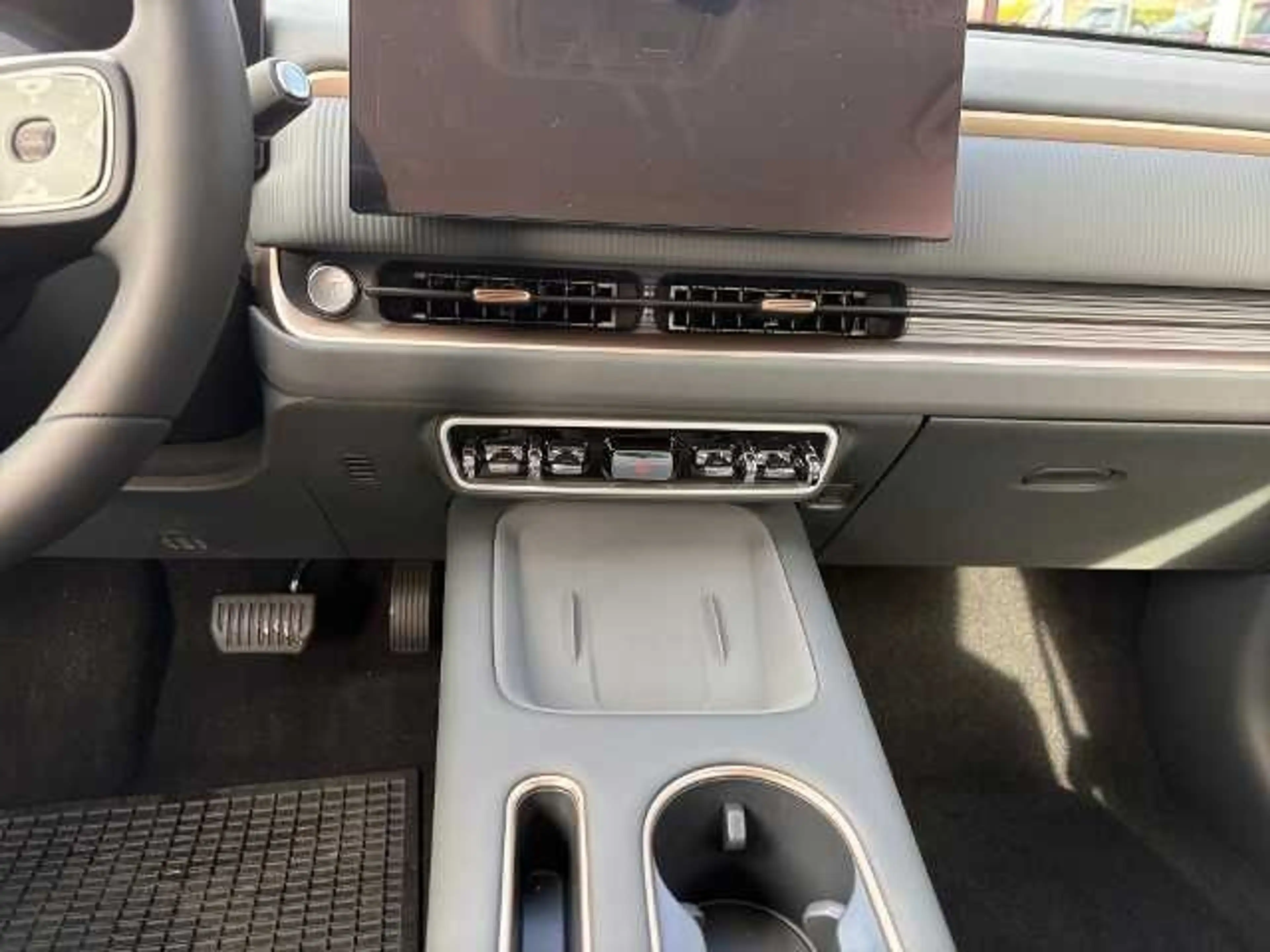 GWM Others ORA 5 SUV Premium 1.5 Turbo — photo 11