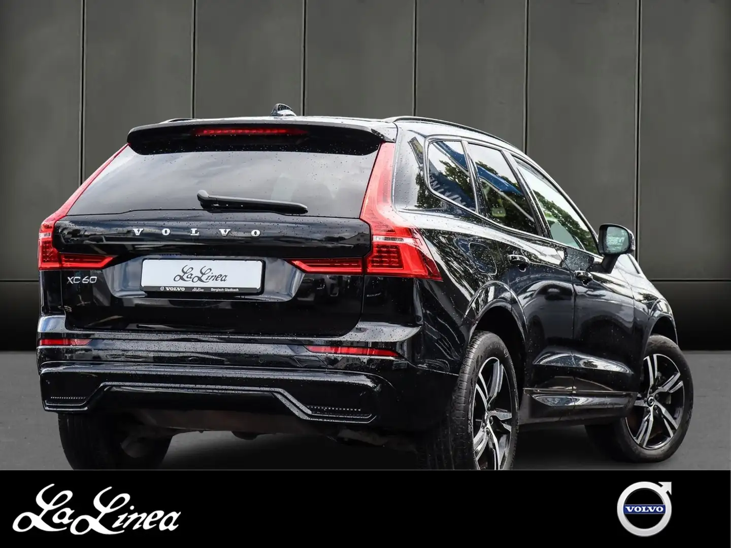 Volvo XC60 T6 R Design Recharge Plug-In Hybrid AWD Чёрный - 2