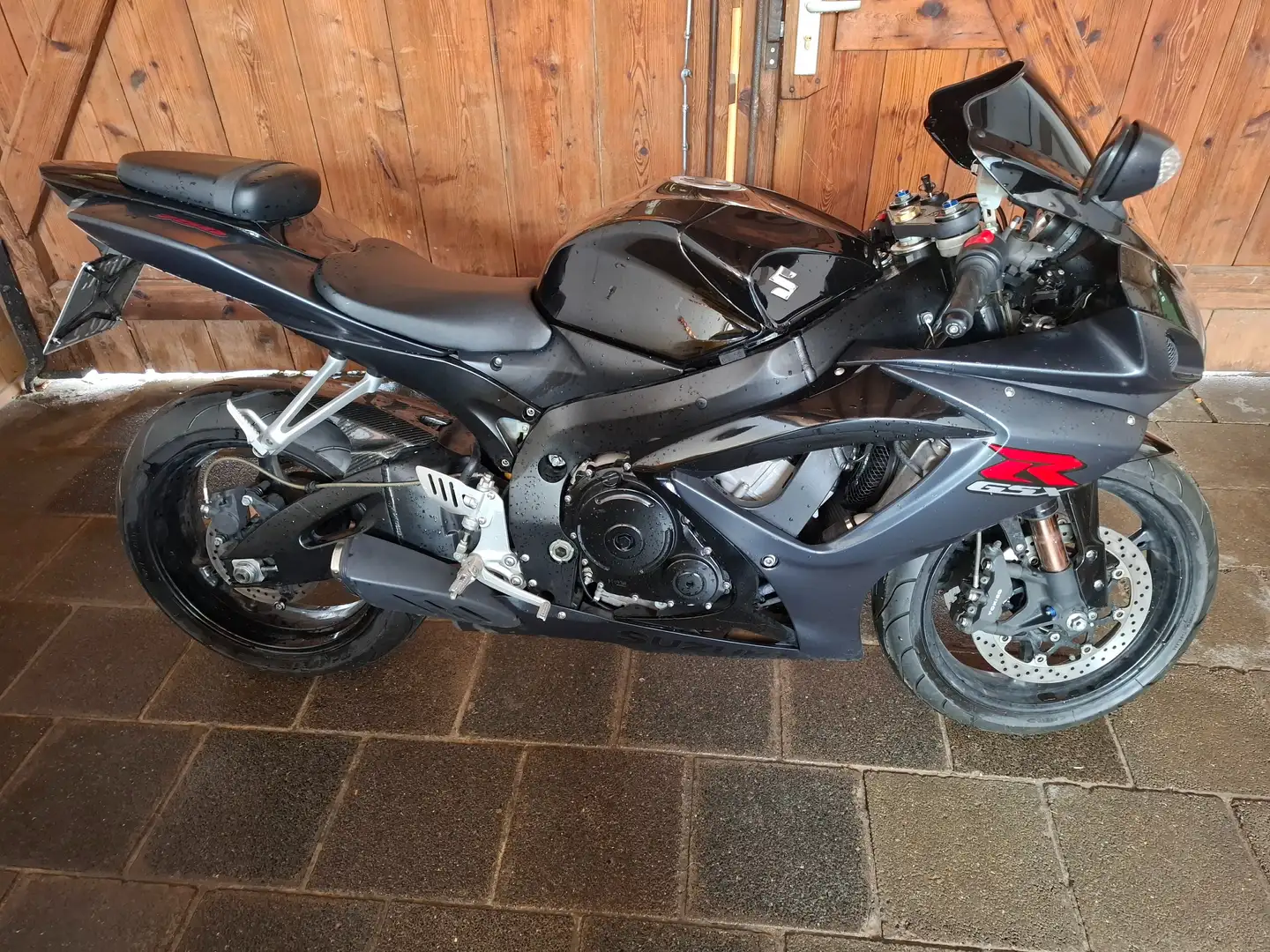 Suzuki GSX-R 750 Noir - 1