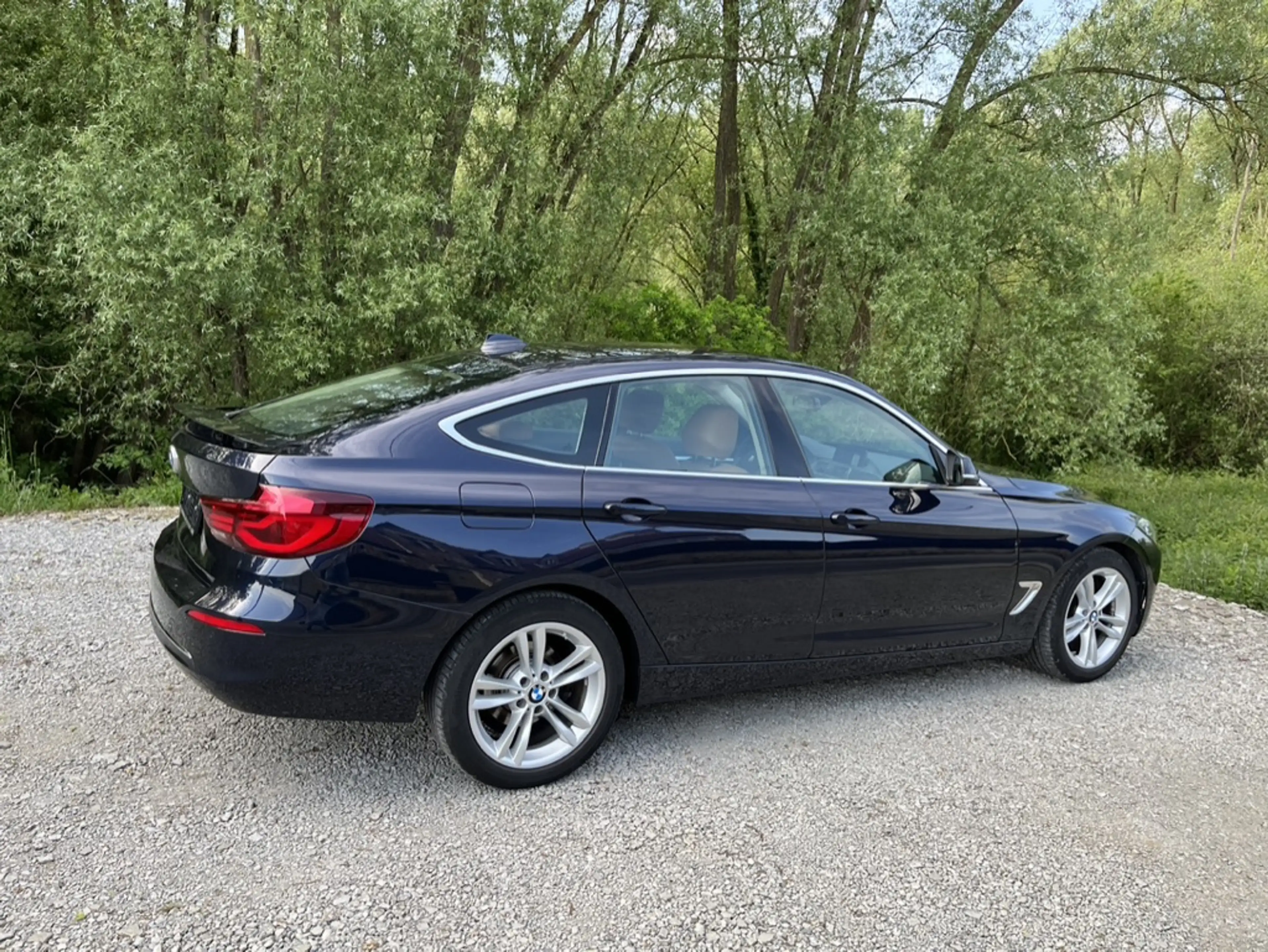 BMW 318 D GT 136PK 2020 slechts 62.189 KM aan 19.990 € + btw — photo 6