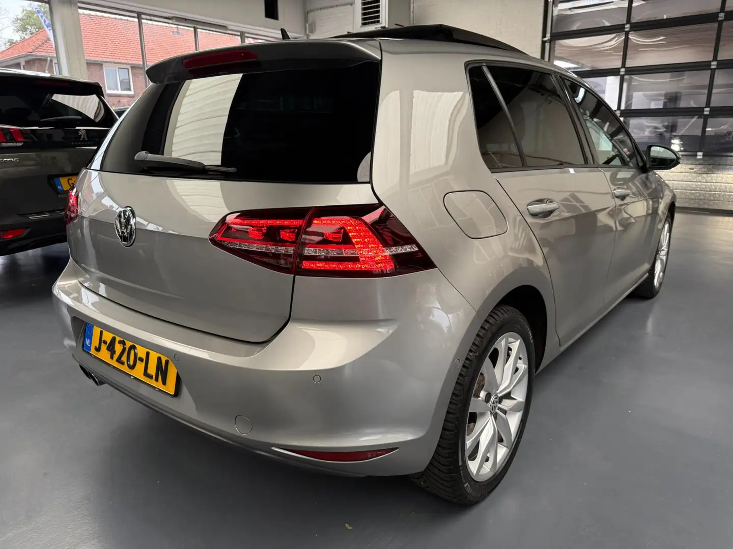 Volkswagen Golf 1.4 TSI Highline |Panoramadak| Grijs - 2