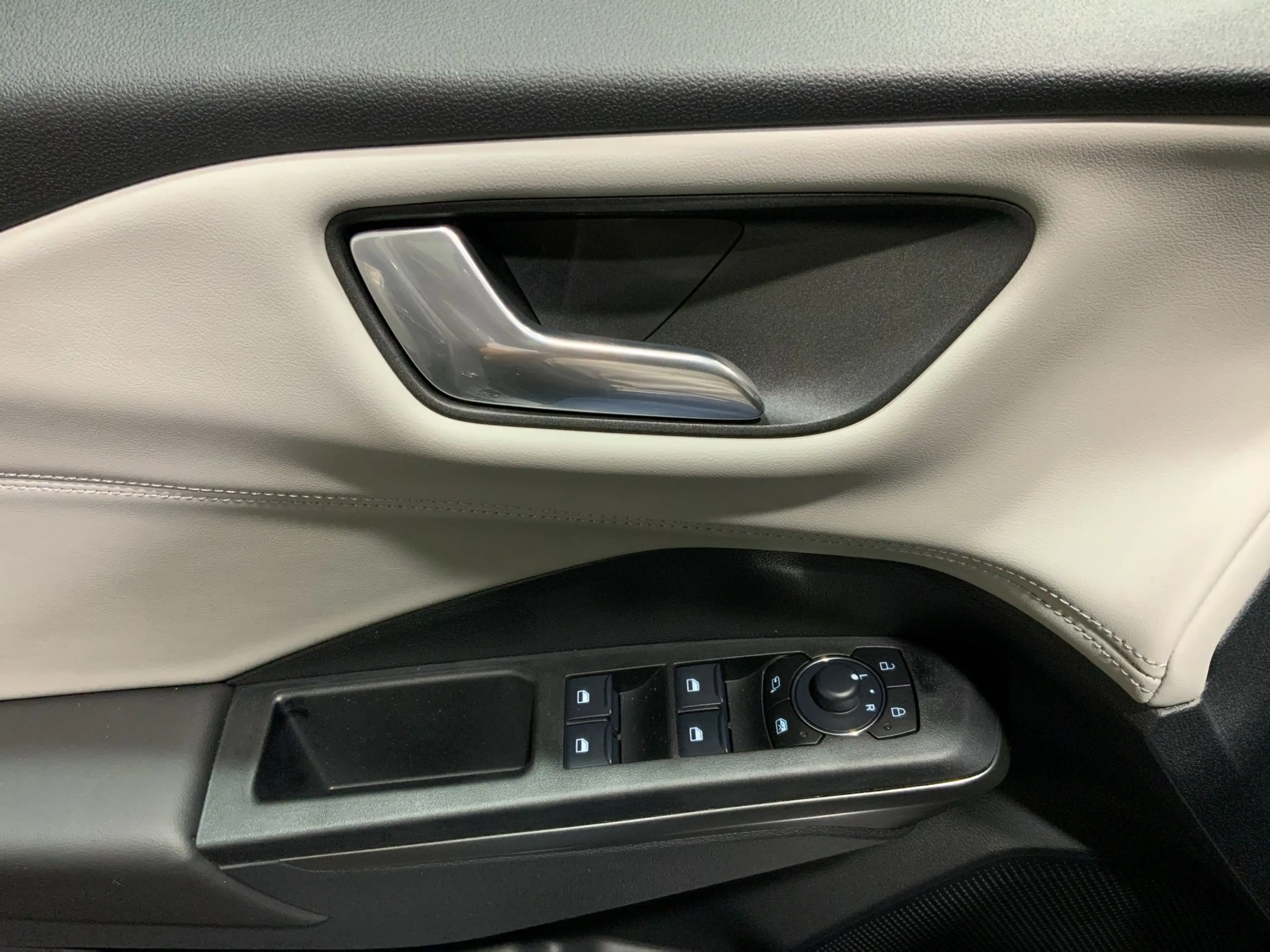 Ford Puma Gen-E Premium 46.8 kWh Sports Utility Vehicle. 124 kW. 5 — photo 15