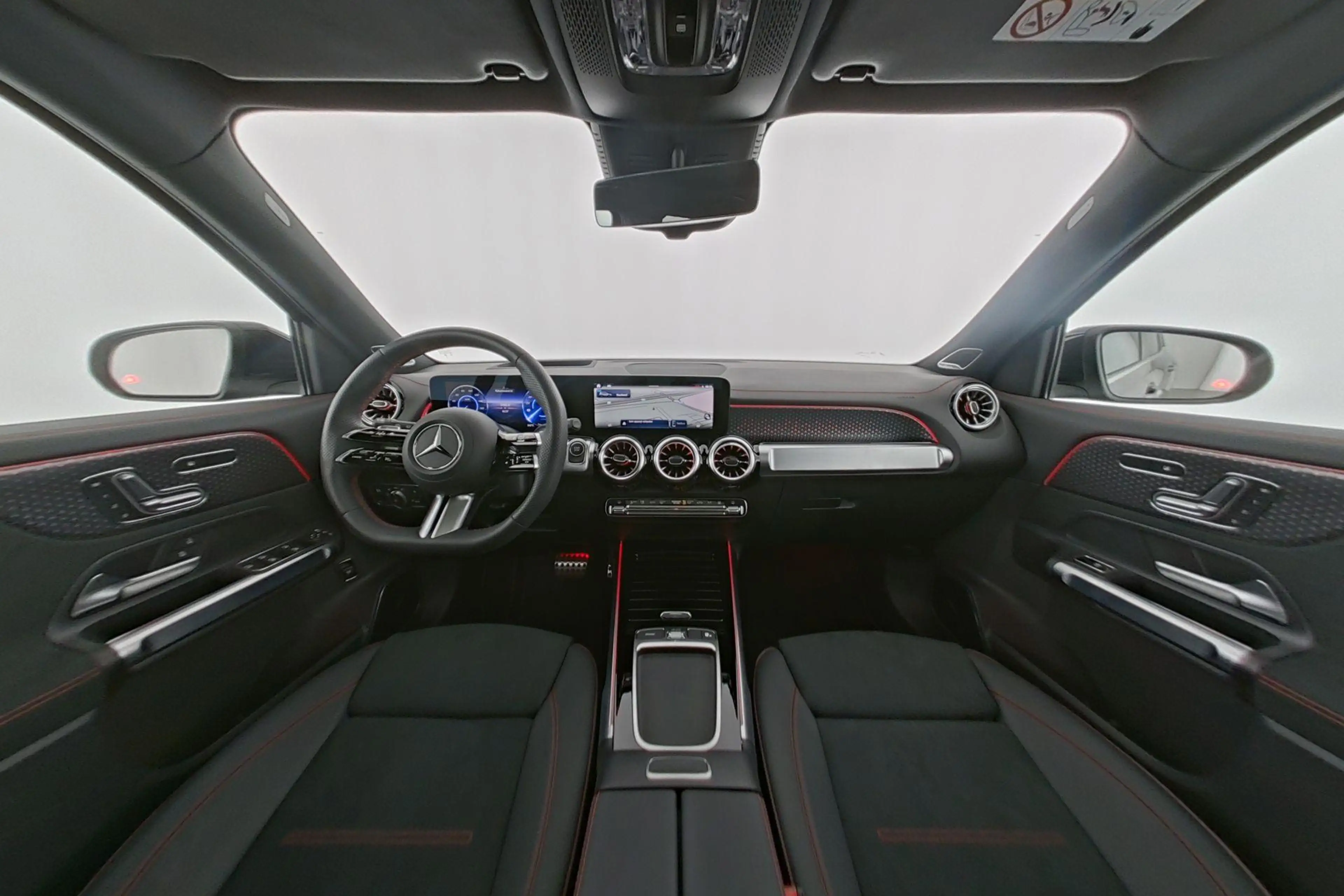 Mercedes-Benz EQB 250 250+ AMG Line — photo 12