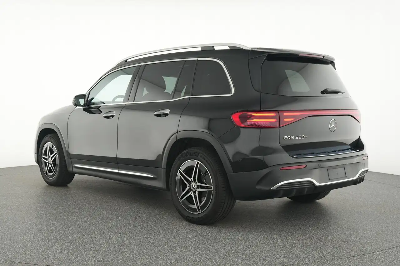 Mercedes-Benz EQB 250 2026
