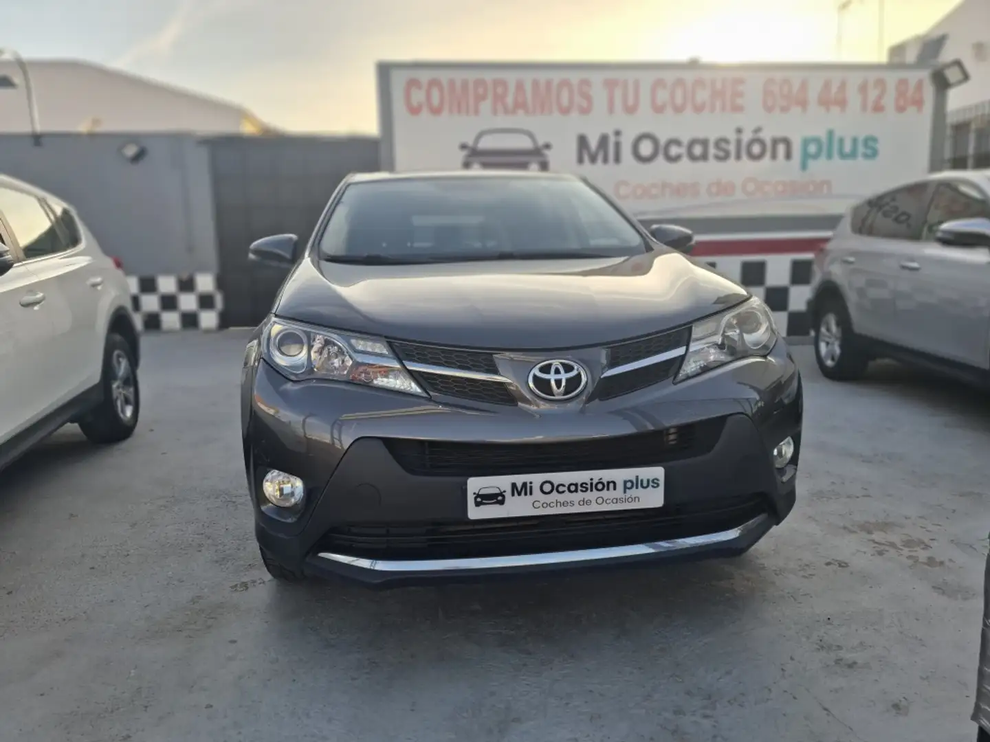 Toyota RAV 4 120D Advance 4x2 Gris - 1