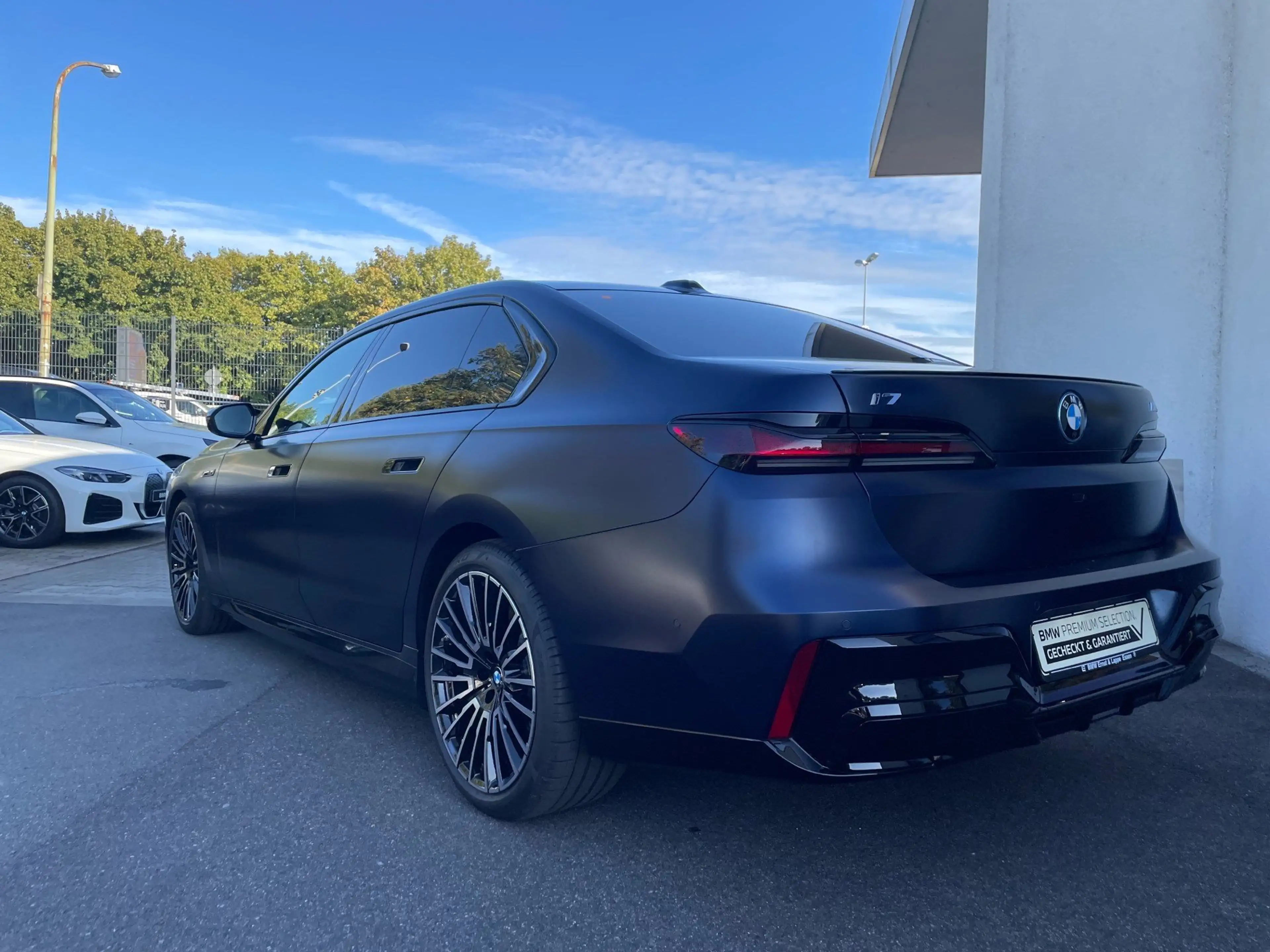 BMW i7 M70 xDrive Limo M Sport Pro || exct.Loung.Seat — photo 2