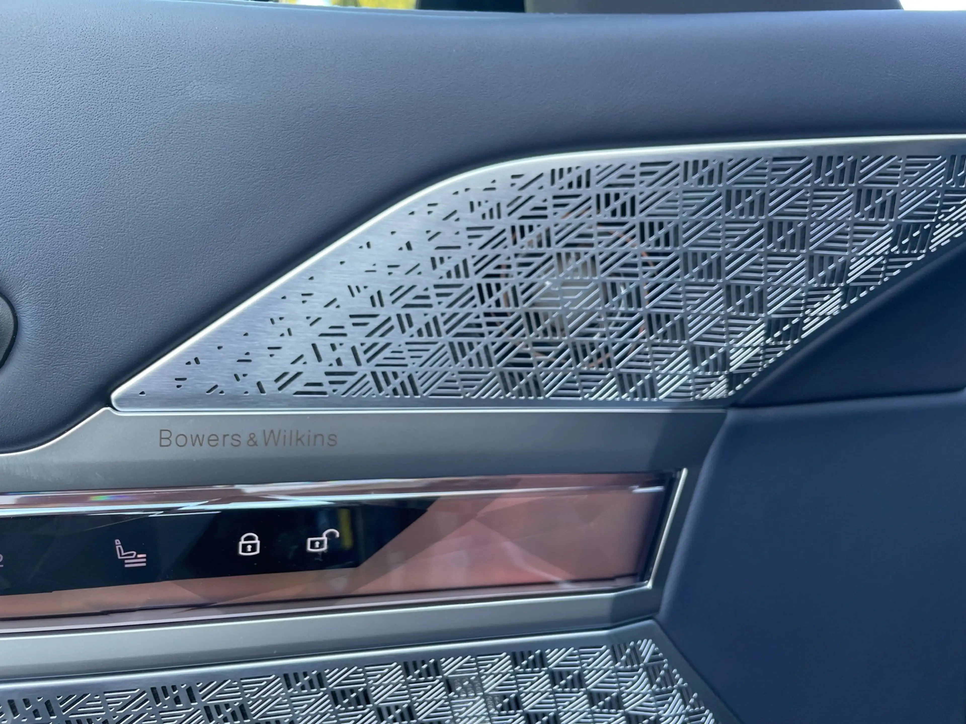 BMW i7 M70 xDrive Limo M Sport Pro || exct.Loung.Seat — photo 8
