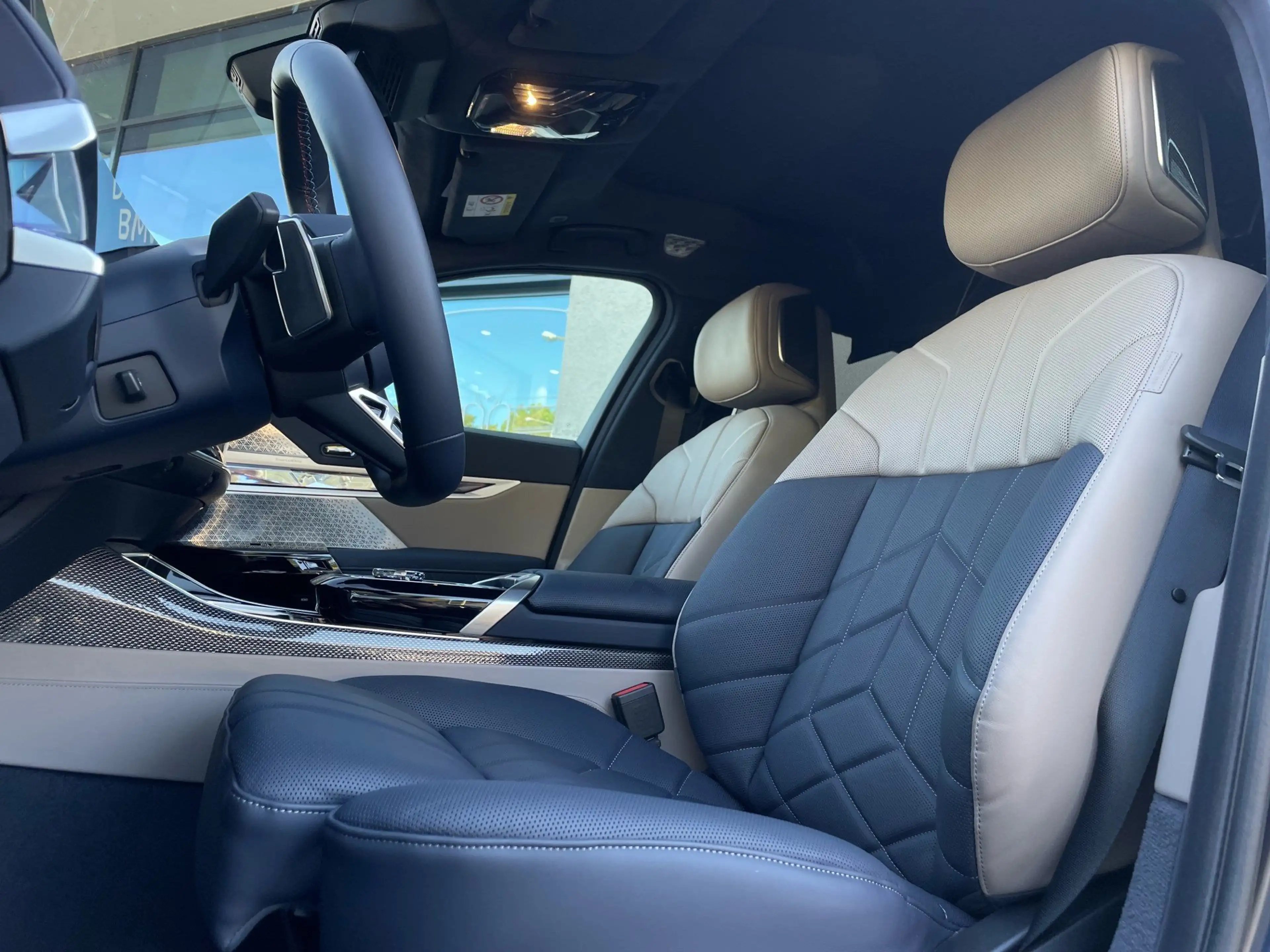 BMW i7 M70 xDrive Limo M Sport Pro || exct.Loung.Seat — photo 11