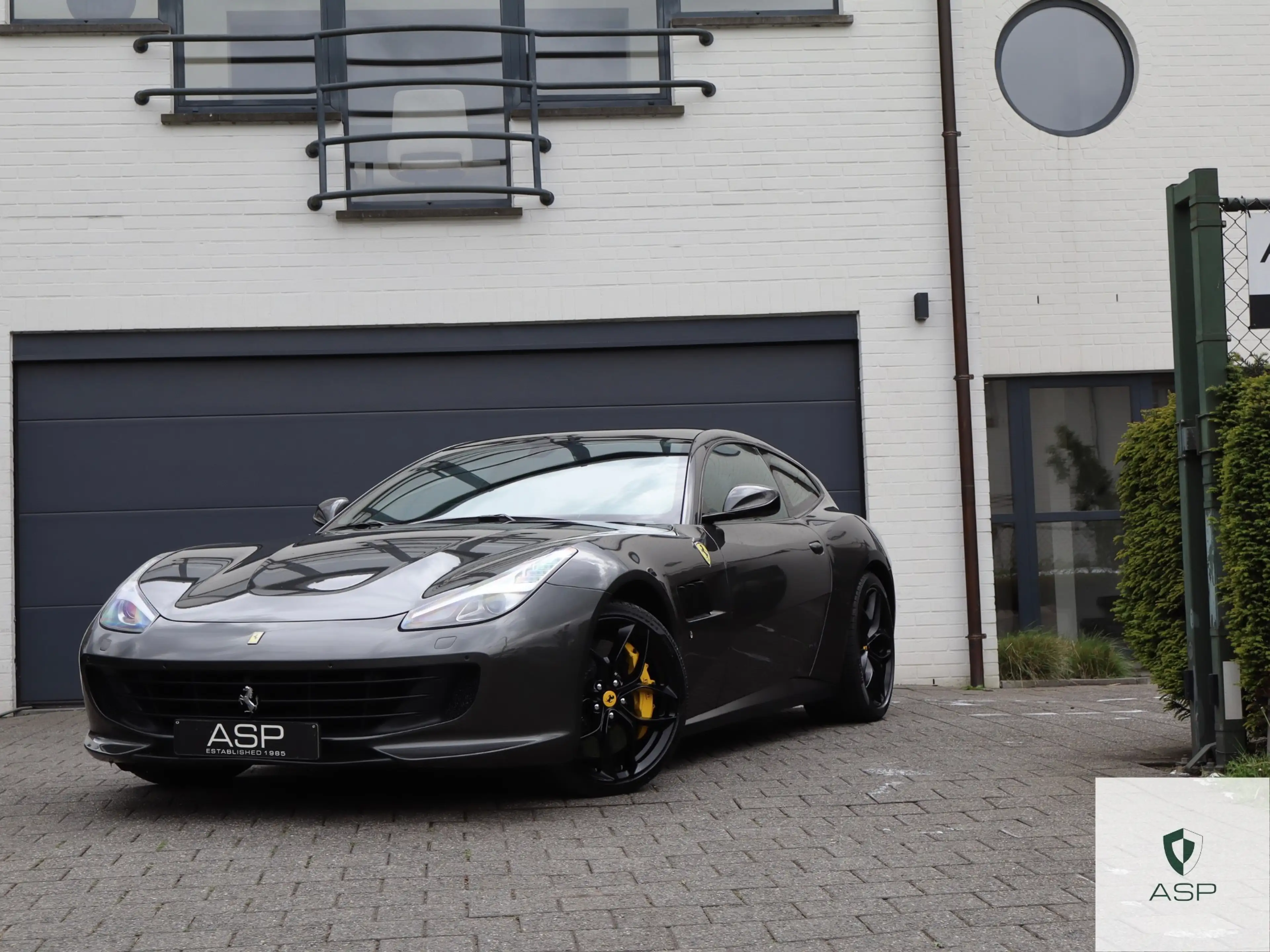 Ferrari GTC4 Lusso GTC4 Lusso T 3.9 Turbo V8 F1 | Lift | Carbon | Full Service | — photo 9