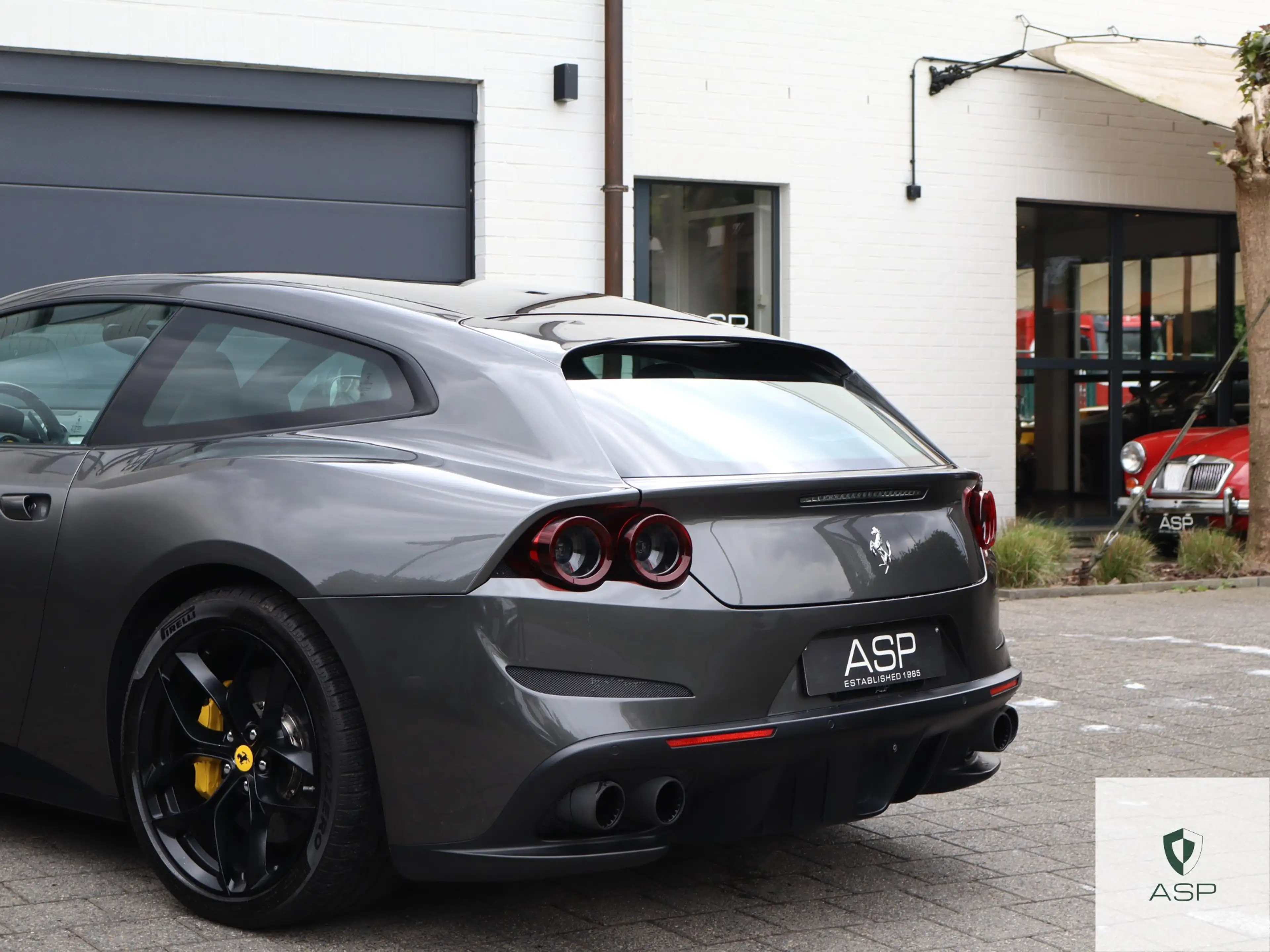 Ferrari GTC4 Lusso GTC4 Lusso T 3.9 Turbo V8 F1 | Lift | Carbon | Full Service | — photo 10