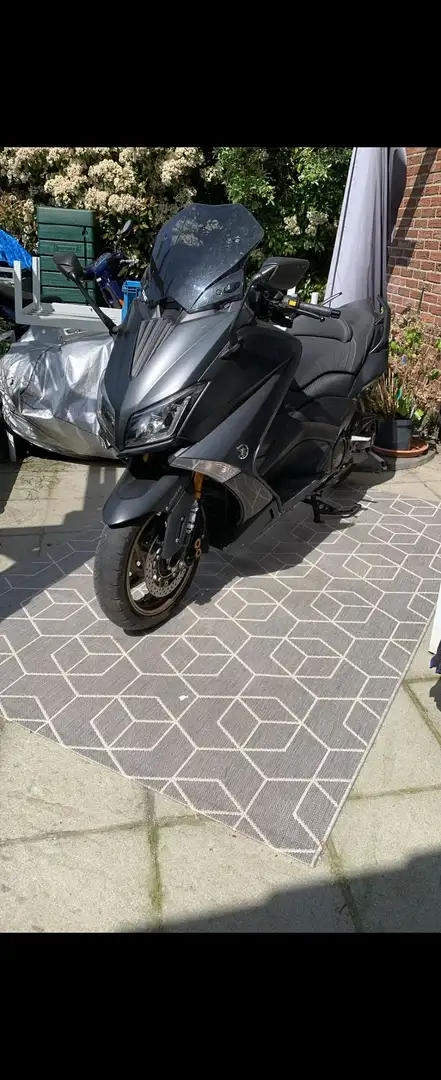 Yamaha TMAX 530 Iron max Gris - 1