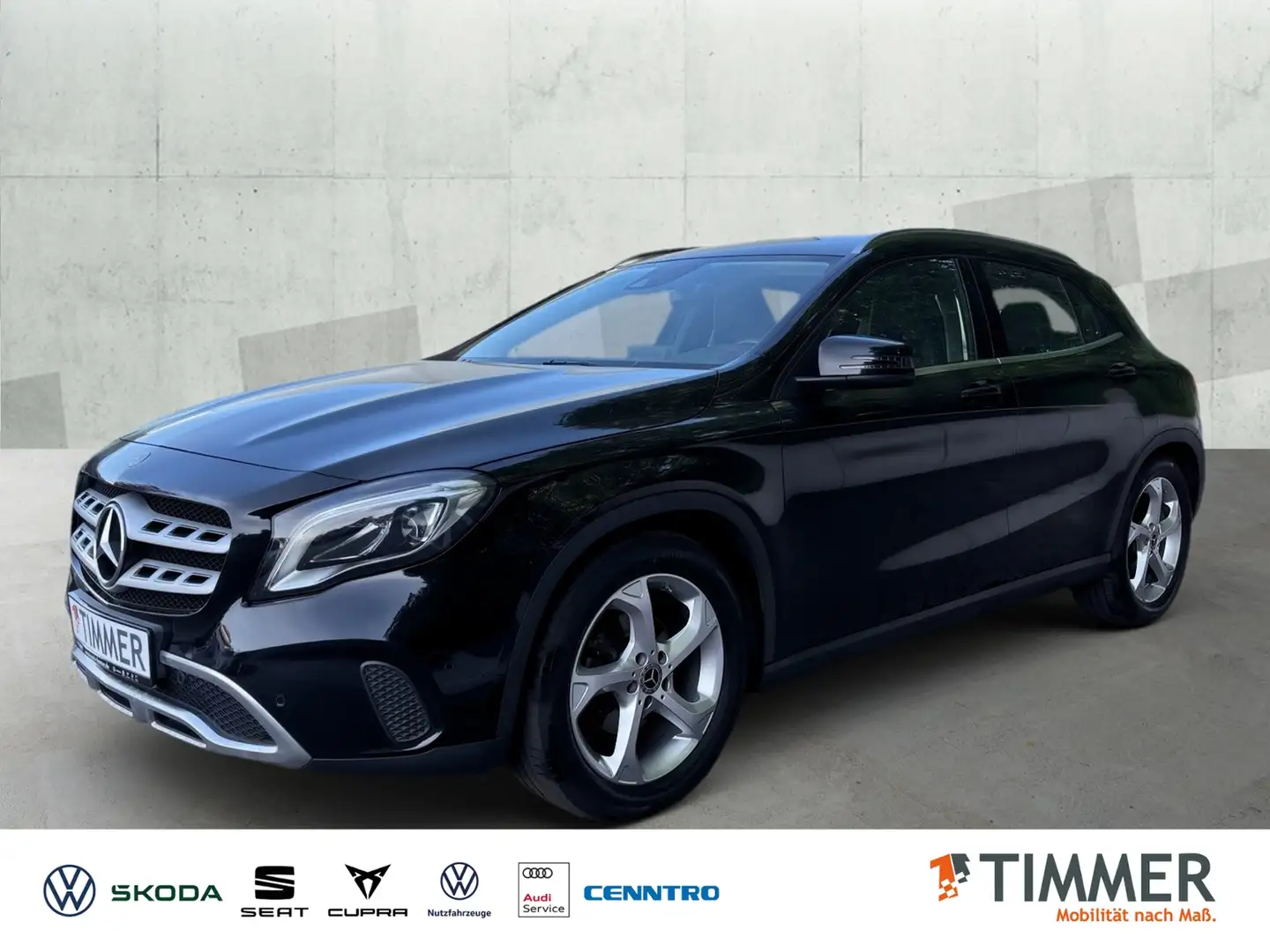 Mercedes-Benz GLA 180 200 Urban *AHK*LED*NAVI*SITZHEIZUNG* Černá - 1