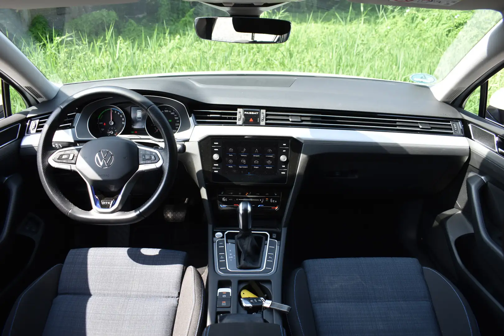 Volkswagen Passat Variant 218PK DSG HYBRID GTE BUSINESS CAMERA/NAVI/STUURVER Wit - 2