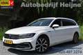 Volkswagen Passat Variant 218PK DSG HYBRID GTE BUSINESS CAMERA/NAVI/STUURVER Wit - thumbnail 1