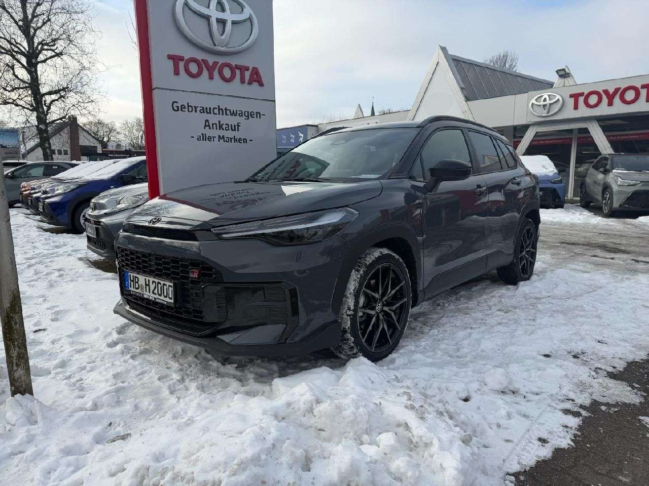 Second hand Toyota Corolla Cross 2.0