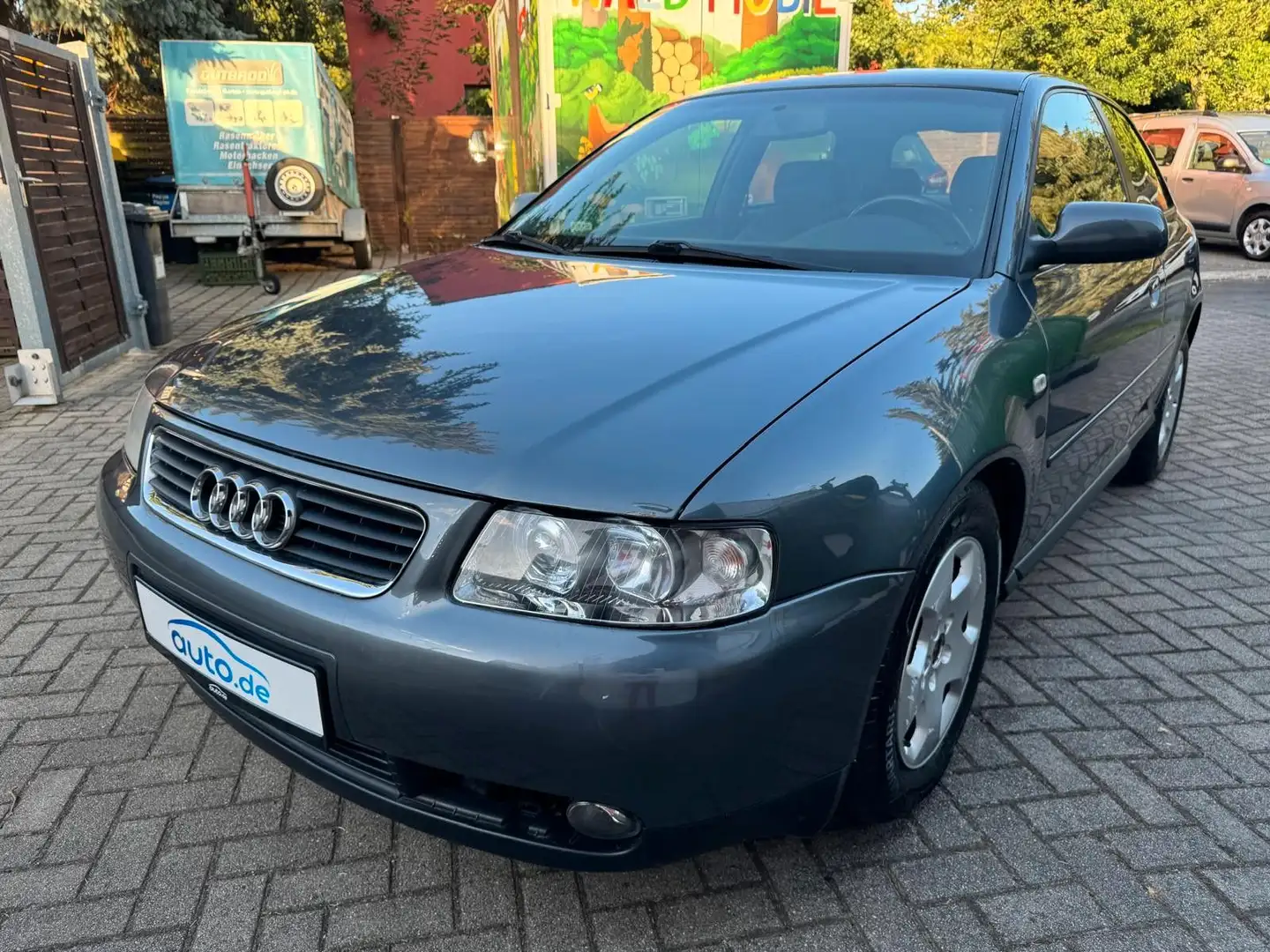 Audi A3 1.8 Ambiente | PDC | SHZ | AUTOMATIK Grau - 1