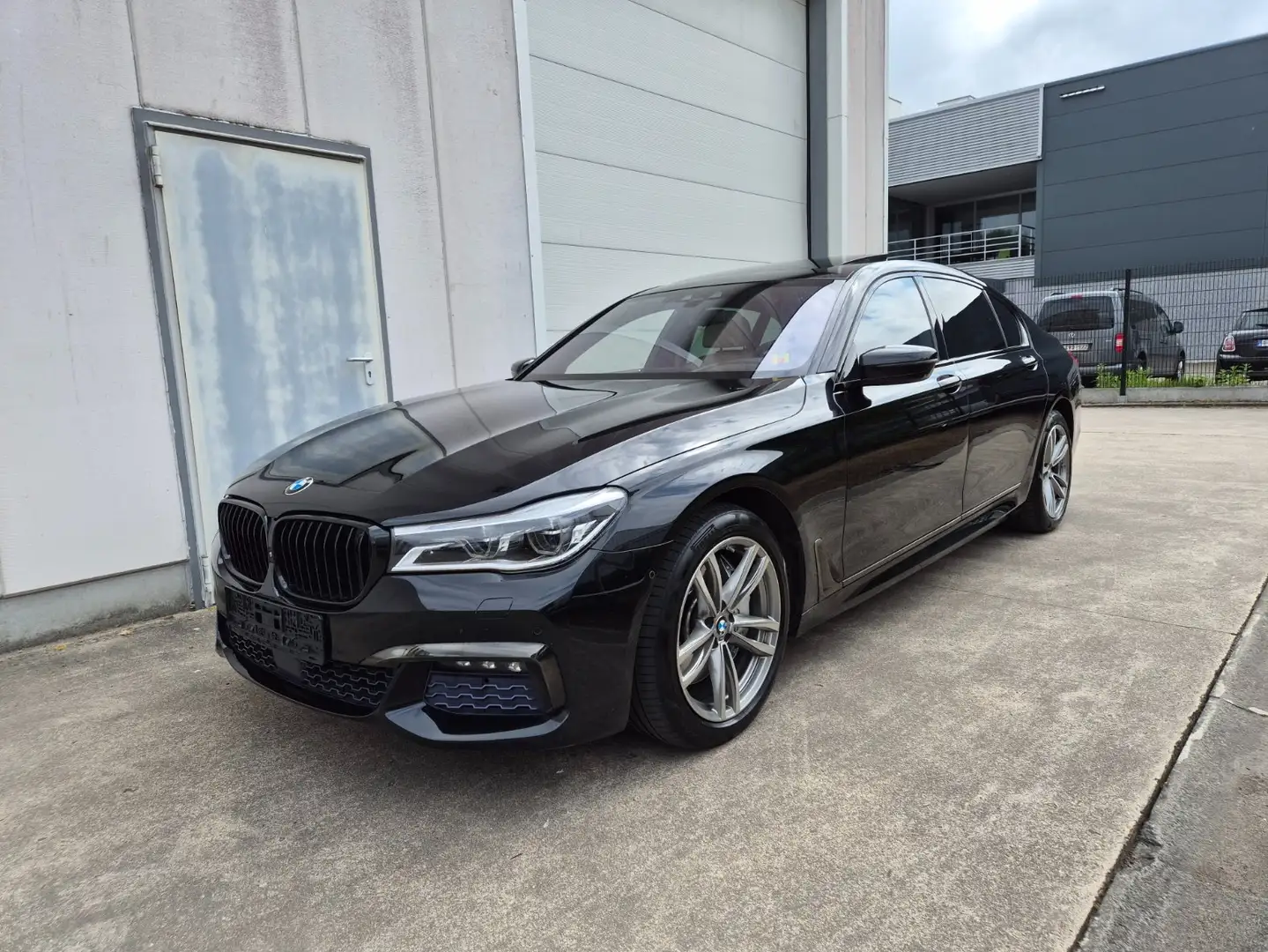 BMW 750 i Lang 750iXAL M-sportpakket Chauffeurspakket FULL Czarny - 1