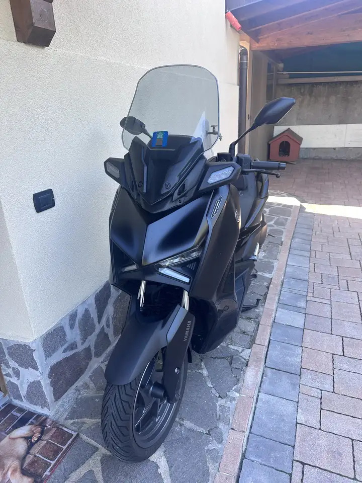 Yamaha X-Max 300