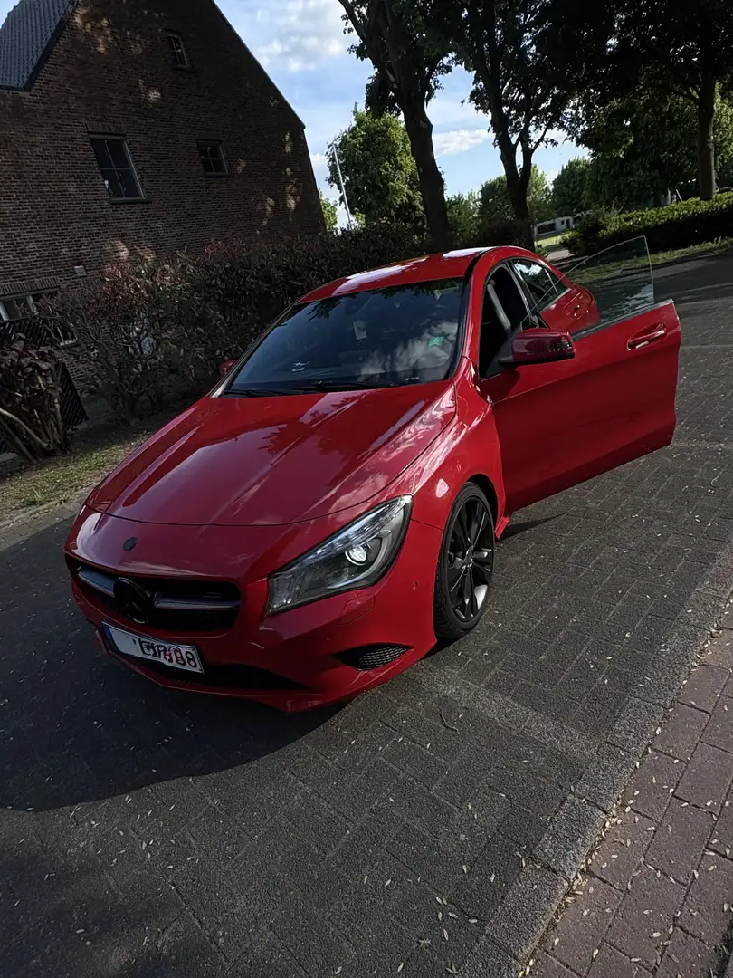 Mercedes-Benz CLA 200 Rosso - 1