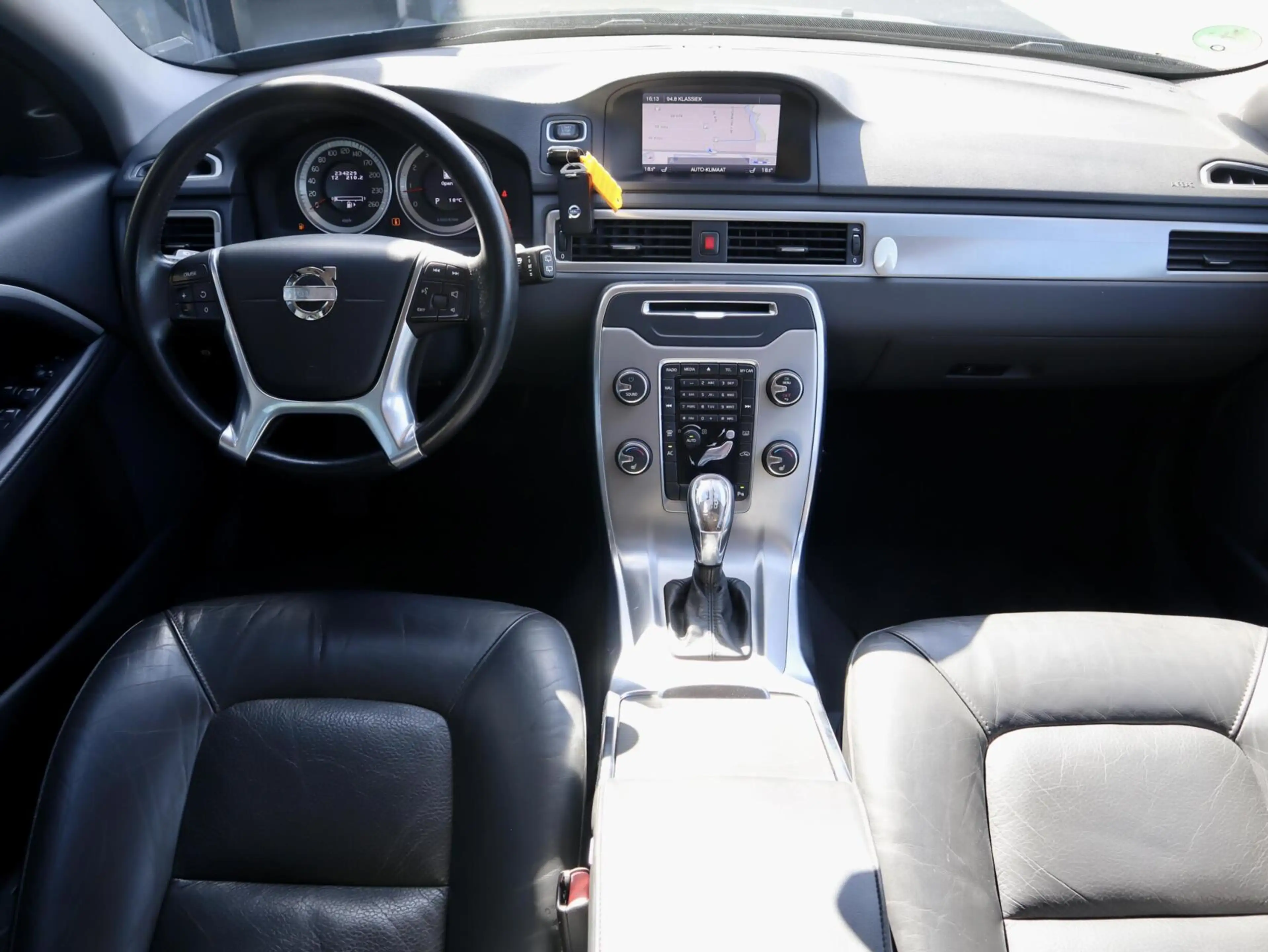 Volvo V70 T4 Limited Edition Automaat, Leder,Stoelverwarming — photo 8