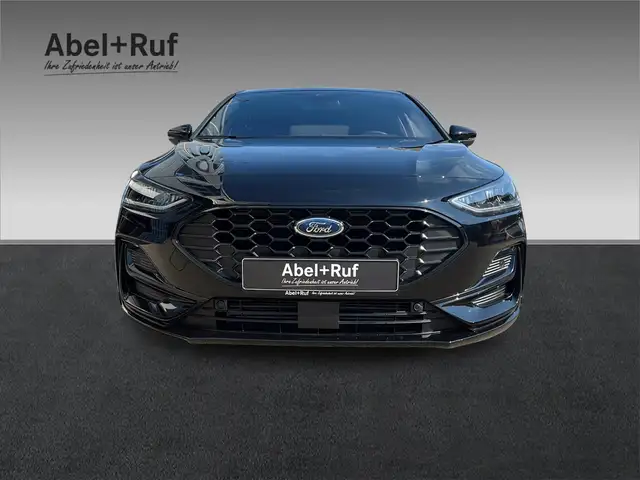 Ford Focus view 2