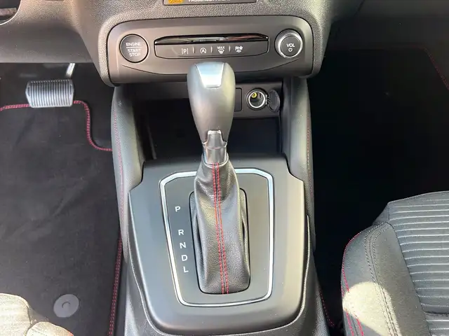 Ford Focus view 14