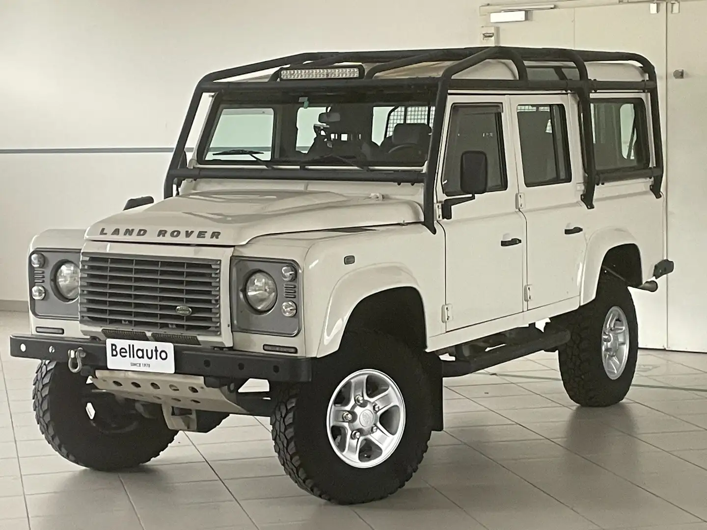 Land Rover Defender 110 2.4TD SE SW 7 Posti Autovettura Weiß - 1