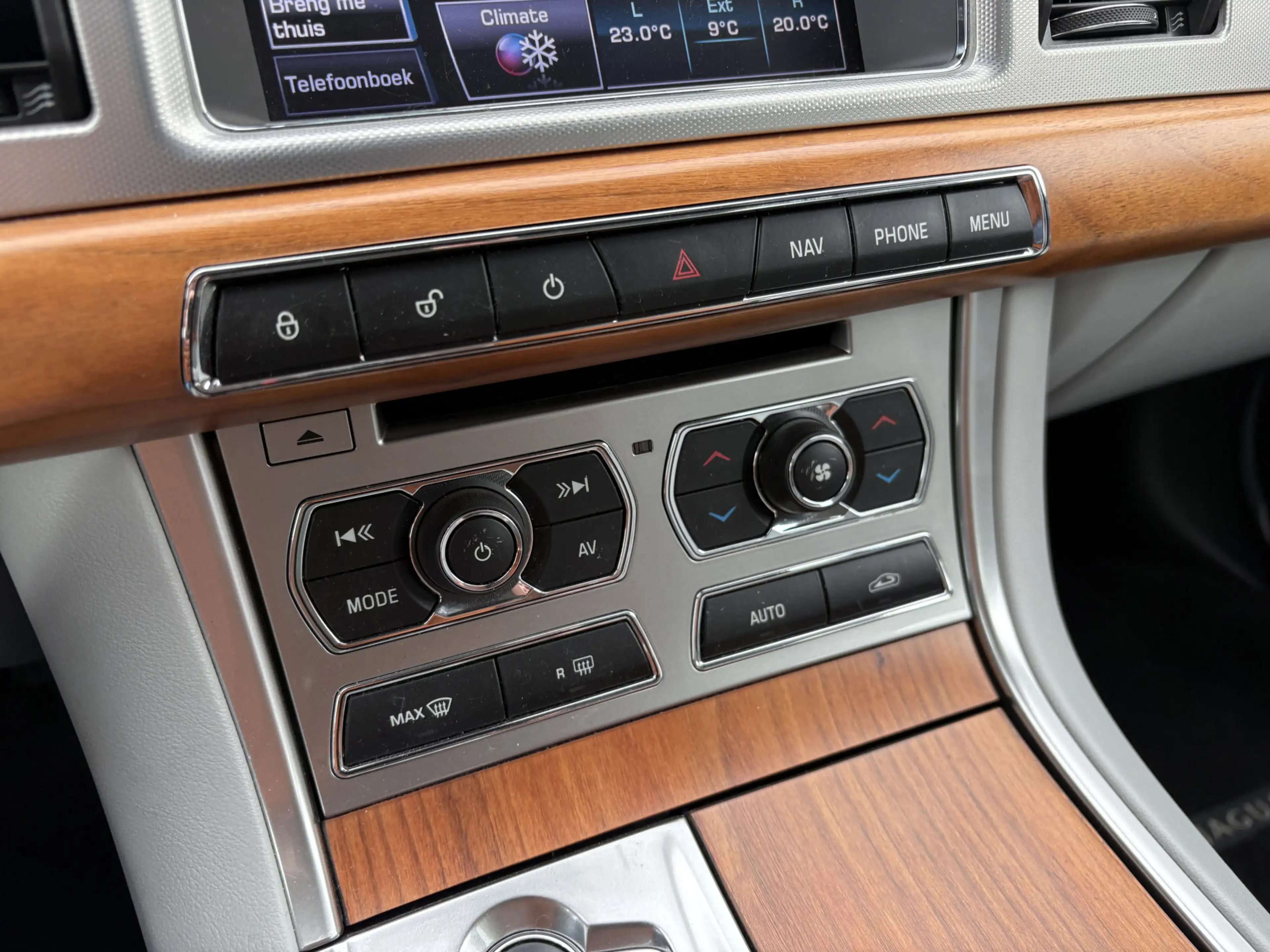 Jaguar XF 3.0D S Premium Business Edition / AUTOMAAT / NAVI — photo 10