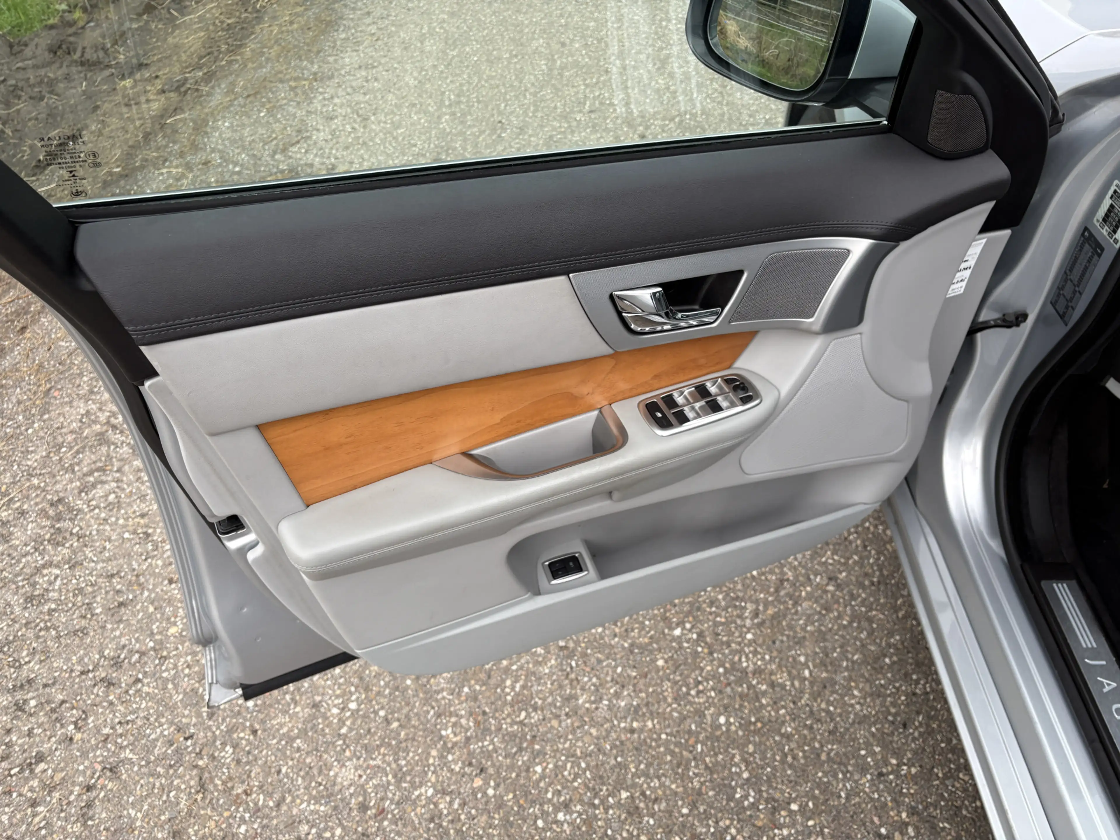 Jaguar XF 3.0D S Premium Business Edition / AUTOMAAT / NAVI — photo 6