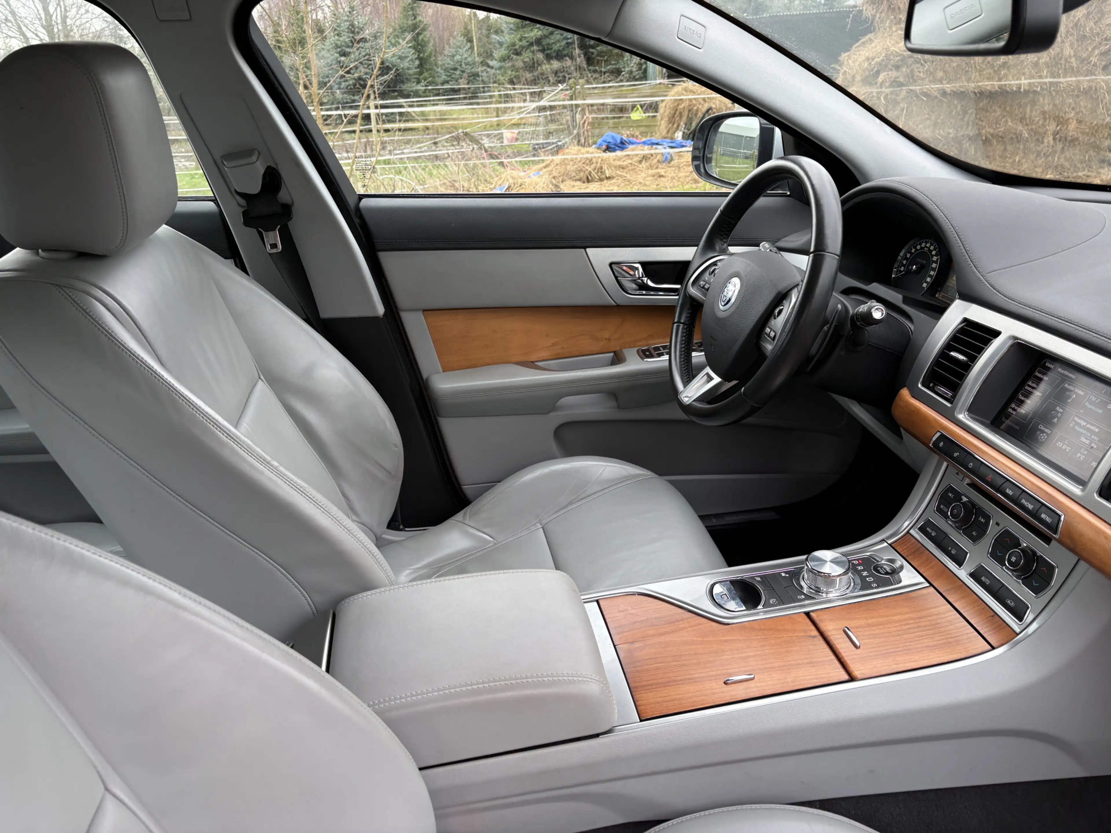 Jaguar XF 3.0D S Premium Business Edition / AUTOMAAT / NAVI — photo 21
