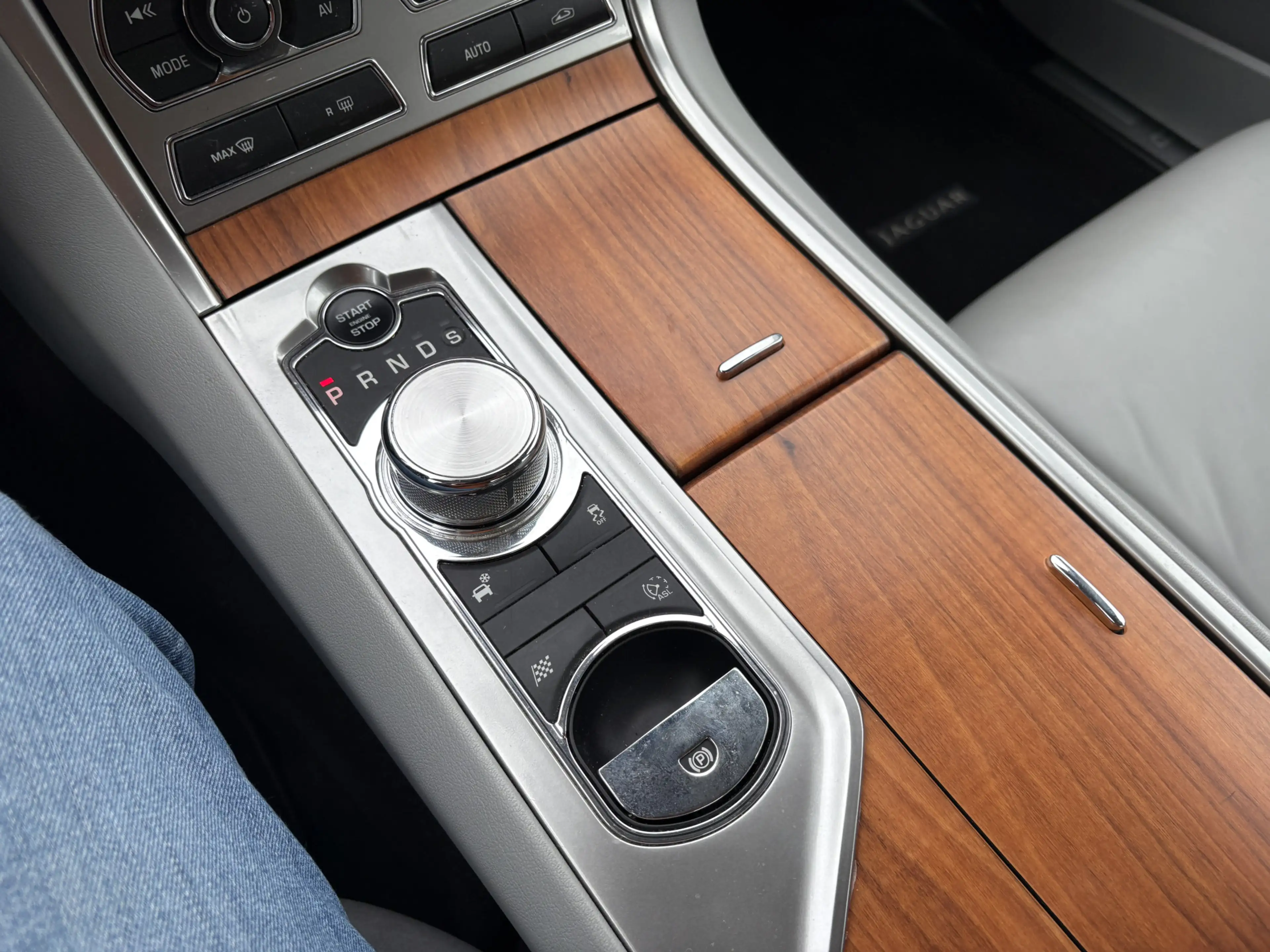 Jaguar XF 3.0D S Premium Business Edition / AUTOMAAT / NAVI — photo 11