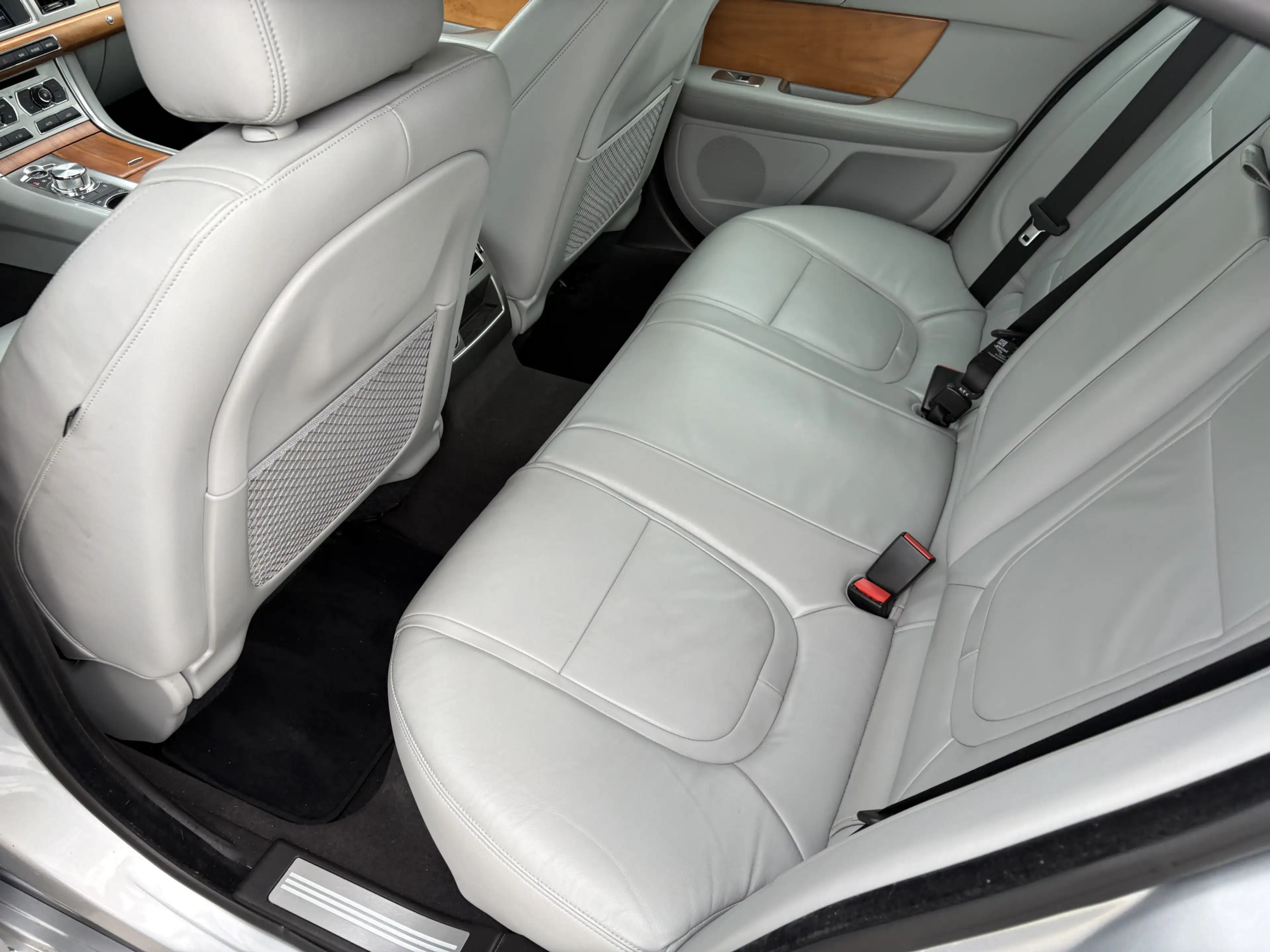 Jaguar XF 3.0D S Premium Business Edition / AUTOMAAT / NAVI — photo 4